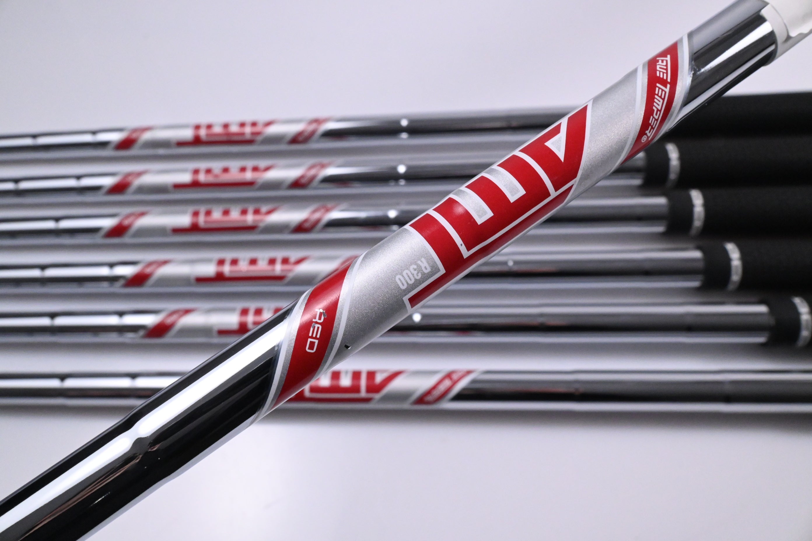 Titleist T350 Irons / 5-PW+48° / Regular Flex AMT Red R300 Shafts