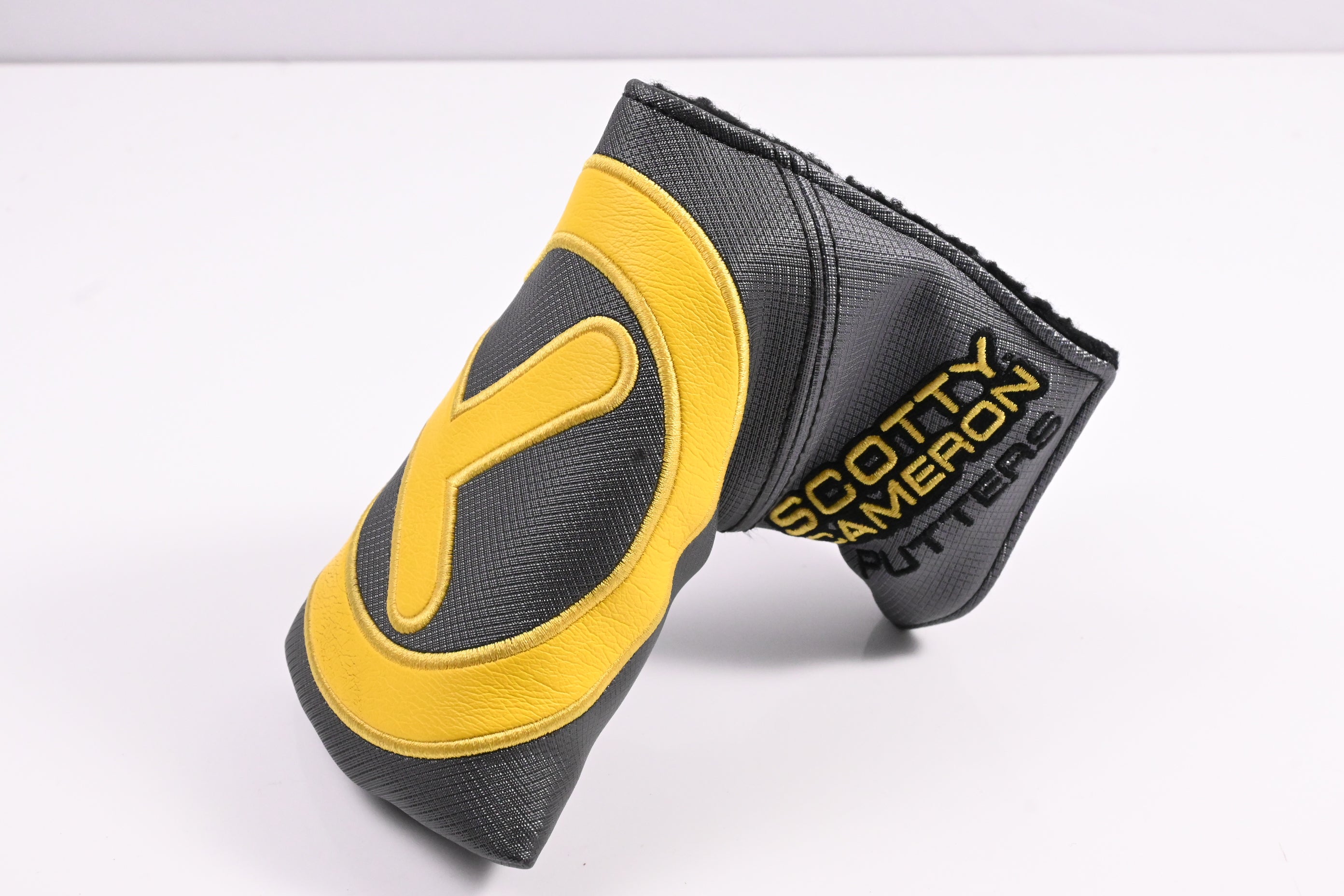 Scotty Cameron Circle T Industrial / Putter Headcover / Mid Mallet / Grey