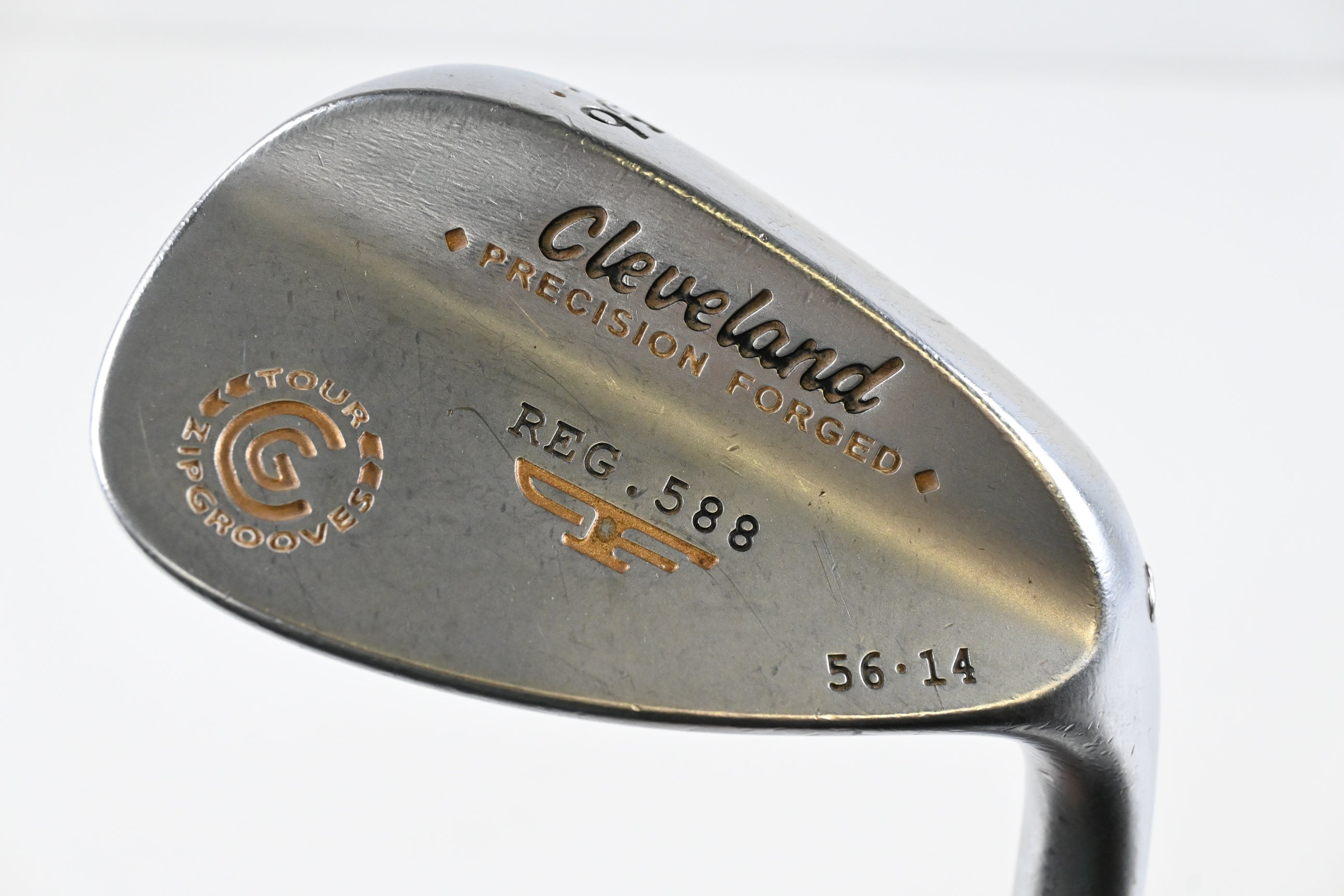 Cleveland 588 Precision Forged Sand Wedge / 56 Degree / Wedge Flex Tour Concept