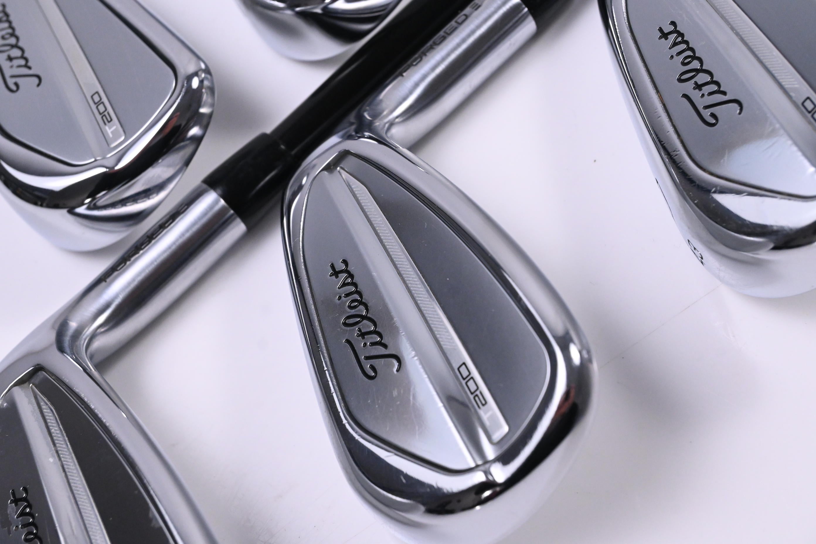 Titleist T200 2023 Irons / 6-PW / Regular Flex Tensei AV Red AM(2) Shafts