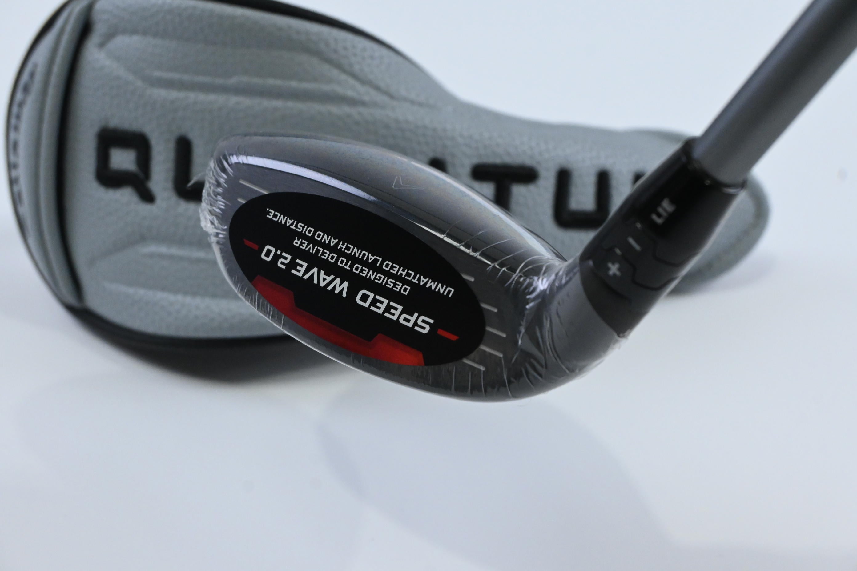 Callaway Quantum Max #4 Hybrid / 21 Degree / Stiff Flex Denali Frost Silver 70