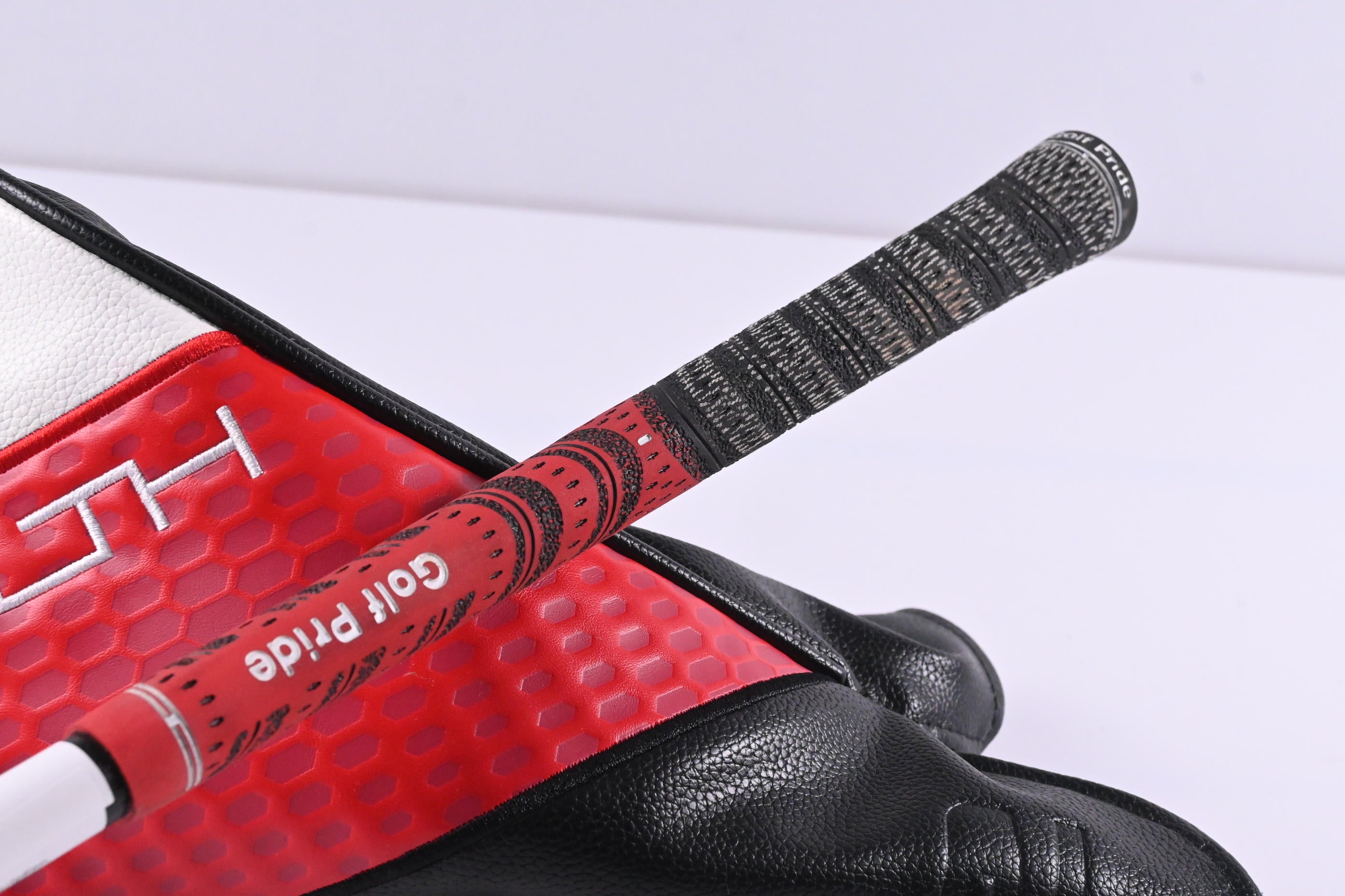 Taylormade Stealth 2 Driver / 10.5 Degree / Stiff Flex Psyko Crossfire 60 Shaft