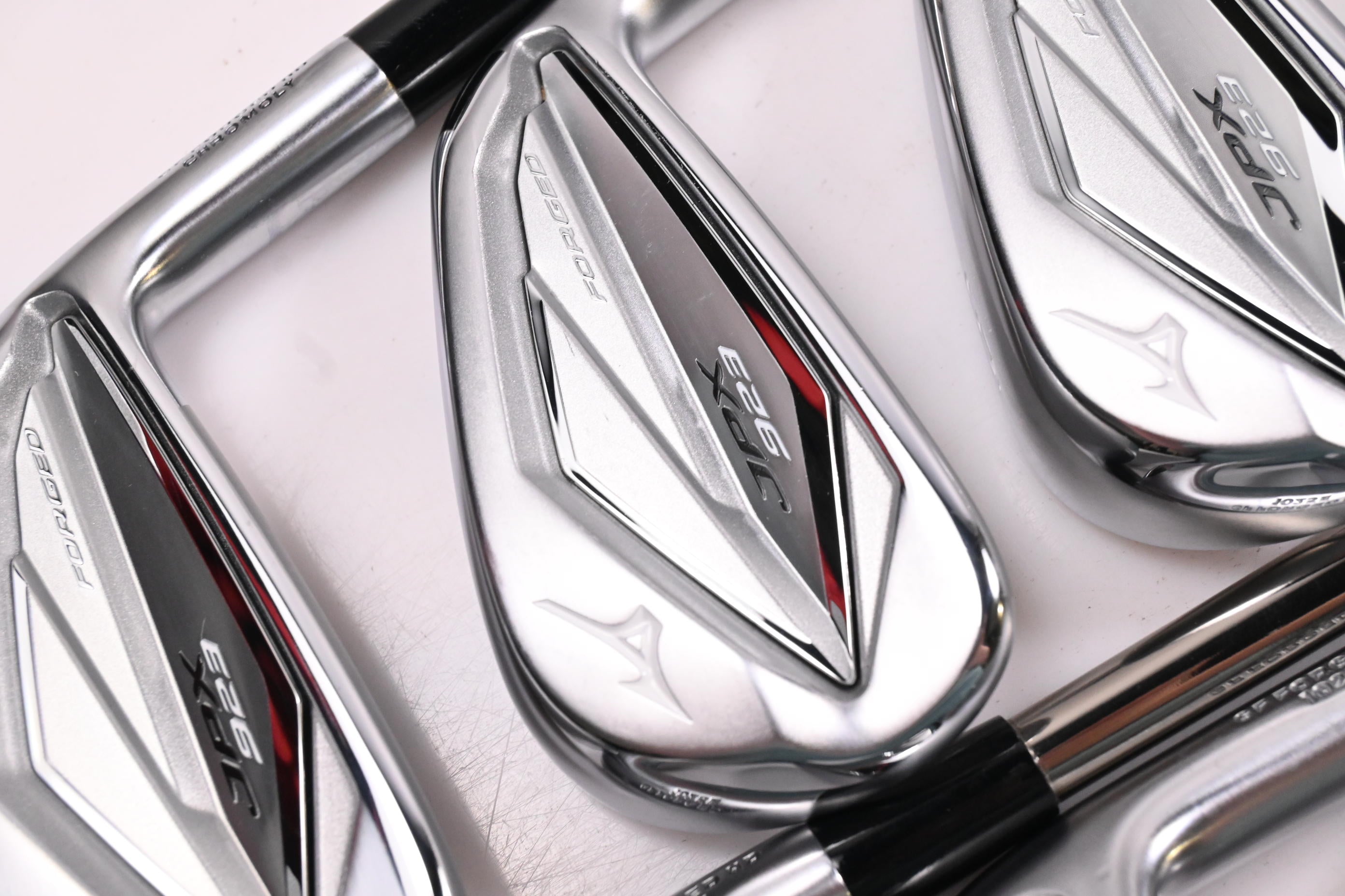 Mizuno JPX 923 Forged Irons / 4-PW+GW / Regular Flex UST Recoil 95 Shafts