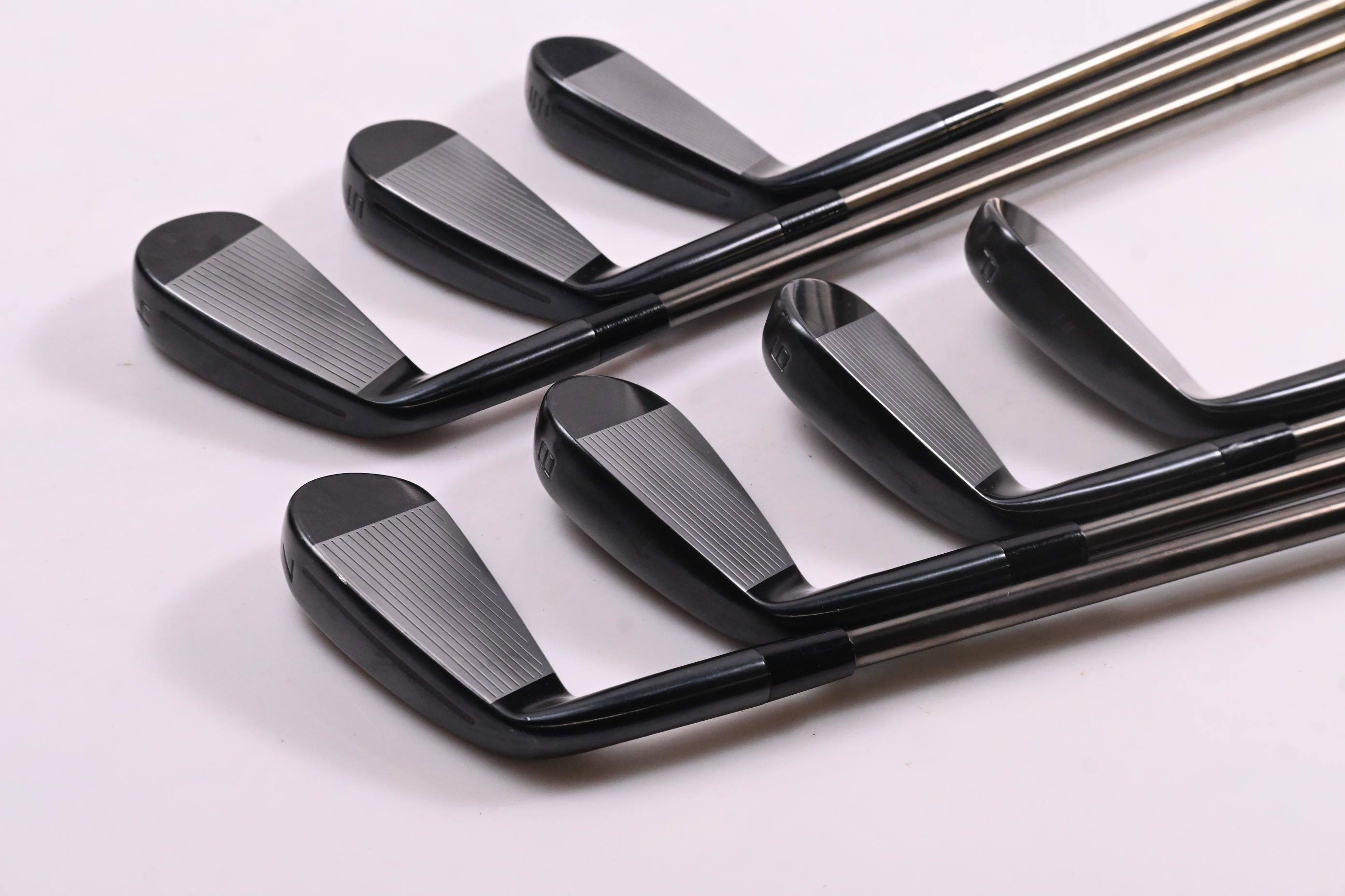 Taylormade P790 Shadowfall Irons / 4-PW / Stiff Flex N.S.PRO Modus 3 Tour 105