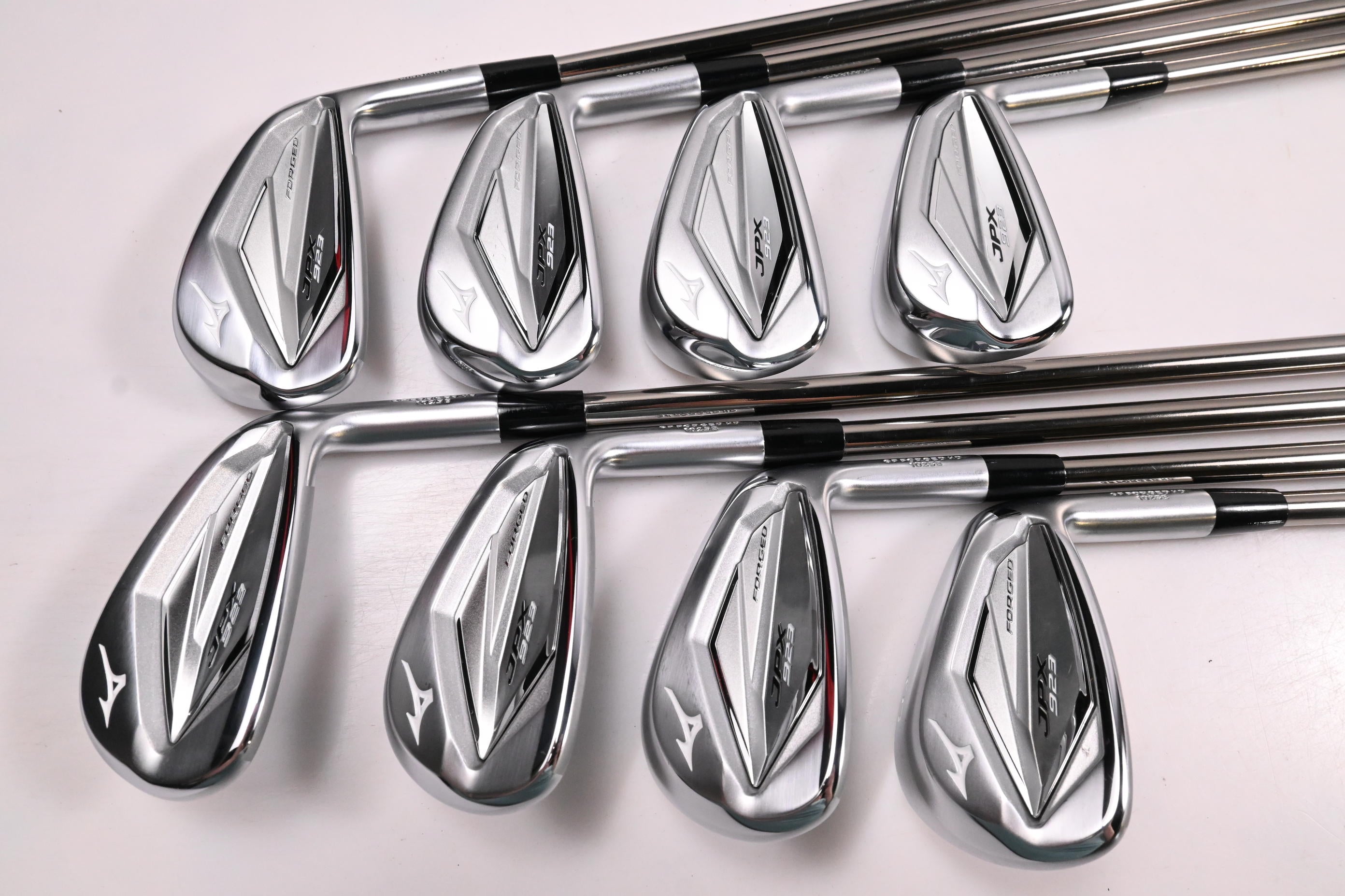Mizuno JPX 923 Forged Irons / 4-PW+GW / Regular Flex UST Recoil 95 Shafts