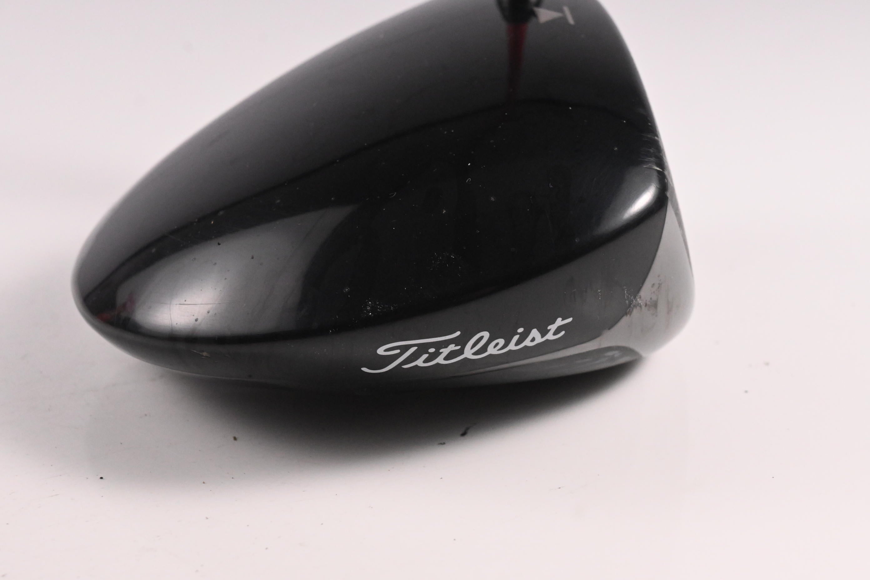 Titleist 910 D2 Driver / 10.5 Degree / Stiff Flex Fujikura Motore F1 65 Shaft