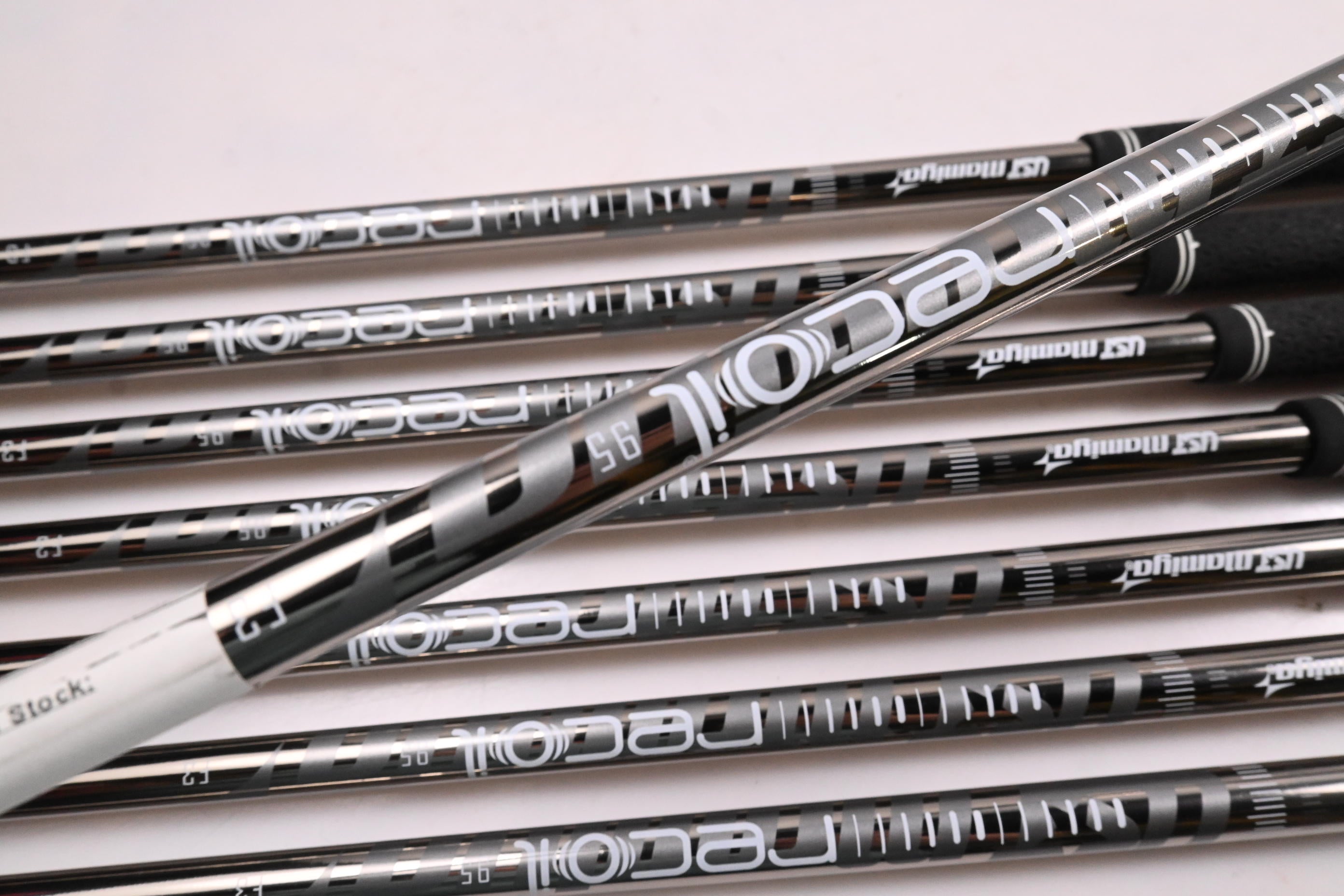 Mizuno JPX 923 Forged Irons / 4-PW+GW / Regular Flex UST Recoil 95 Shafts