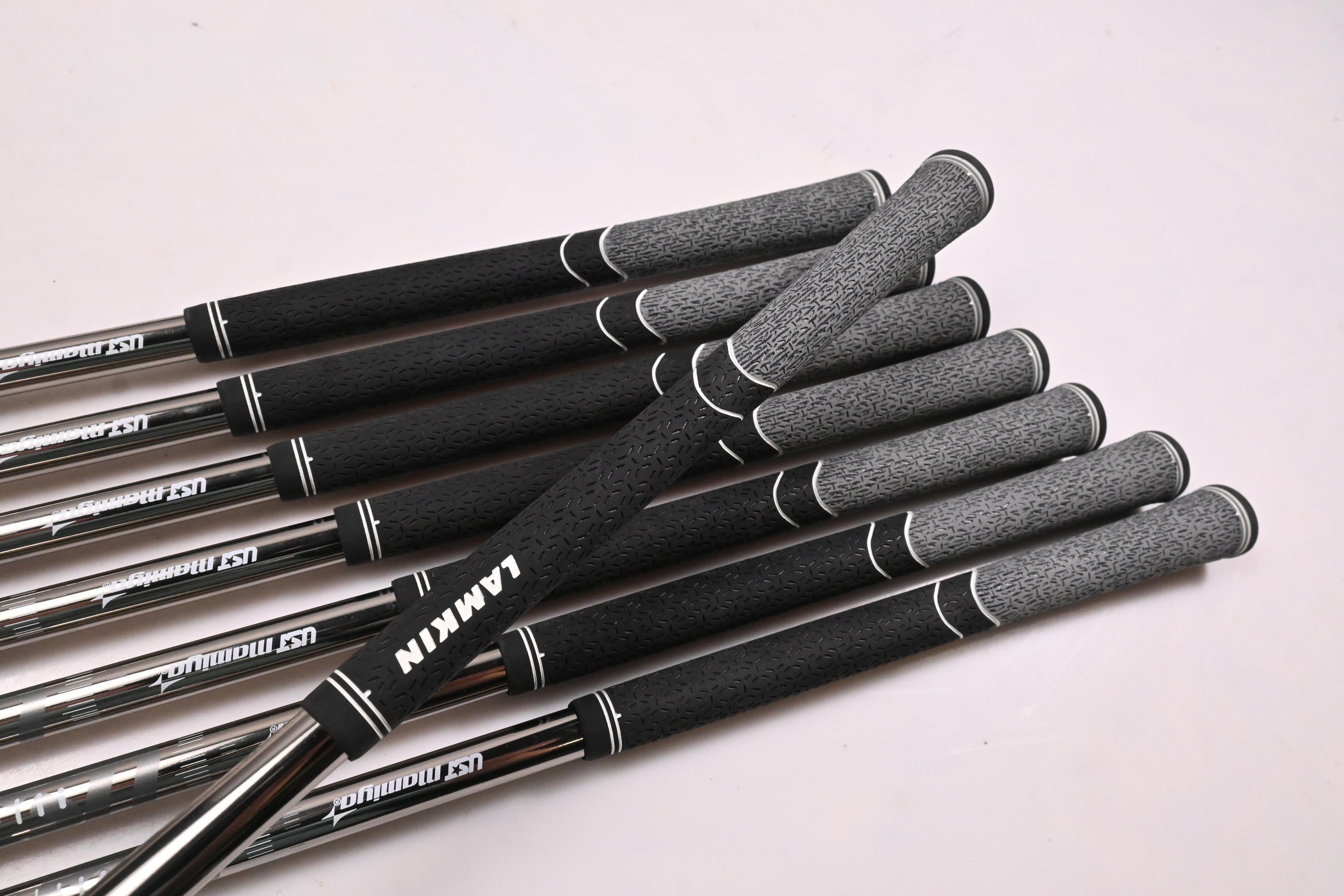 Mizuno JPX 923 Forged Irons / 4-PW+GW / Regular Flex UST Recoil 95 Shafts