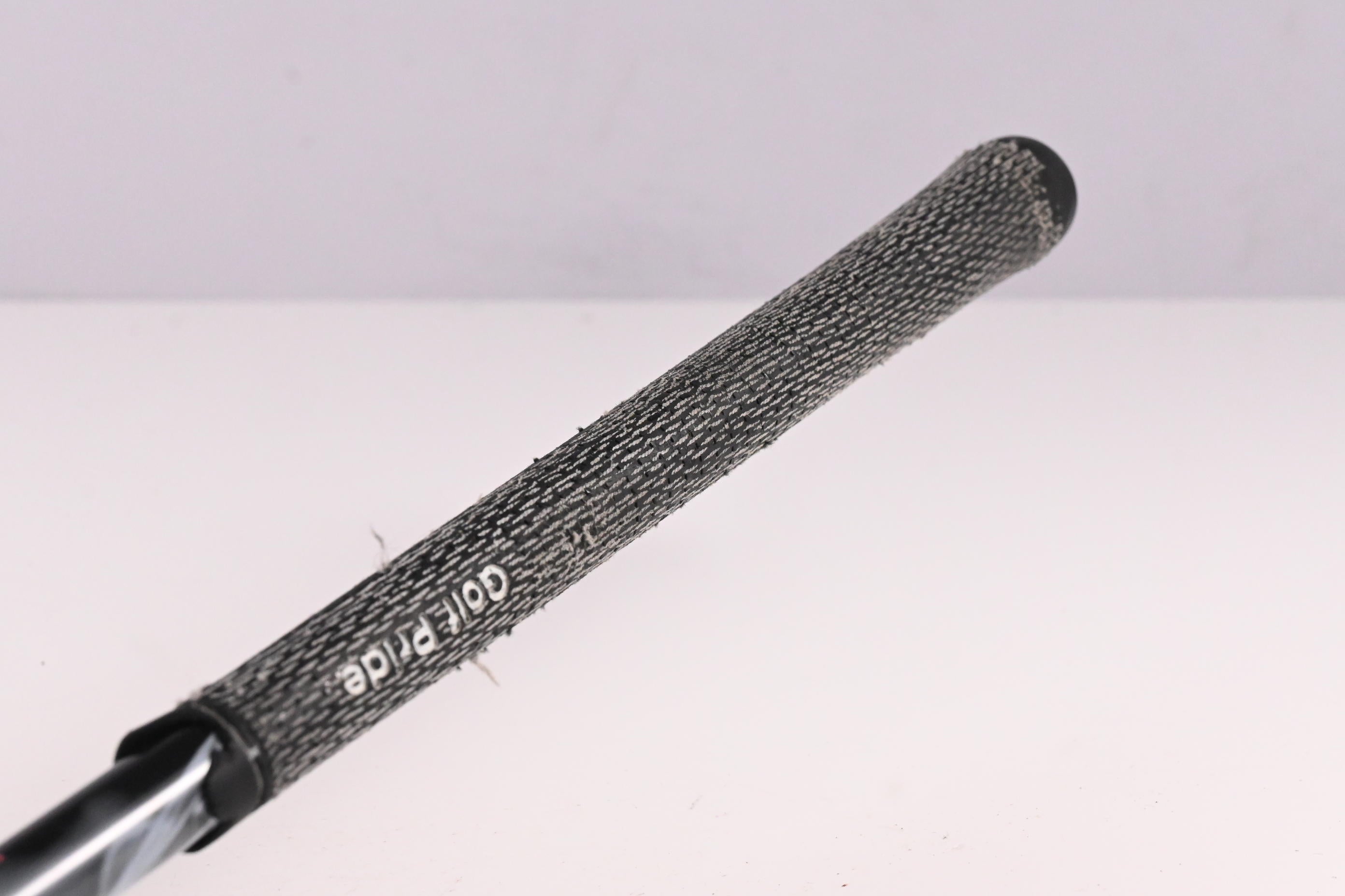 Titleist 910 D2 Driver / 10.5 Degree / Stiff Flex Fujikura Motore F1 65 Shaft