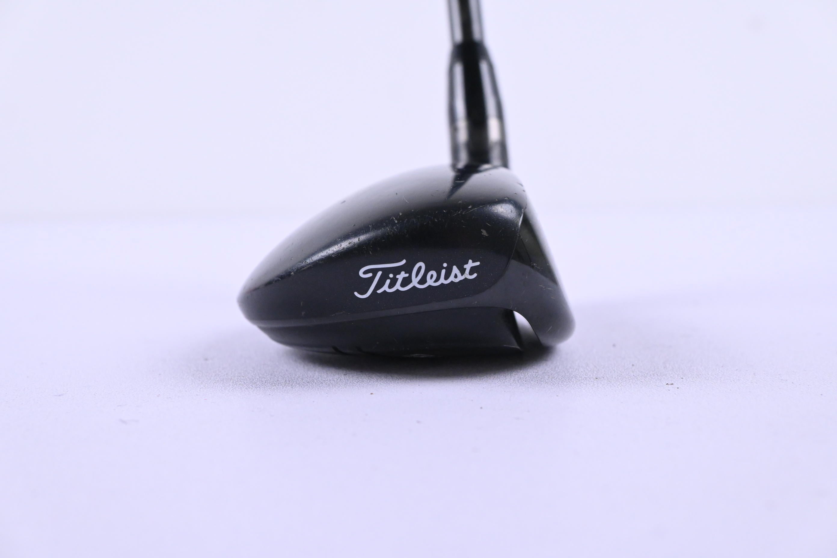 Titleist 915H #2 Hybrid / 18 Degree / Stiff Flex Aldila RIP Phenom 80 Shaft