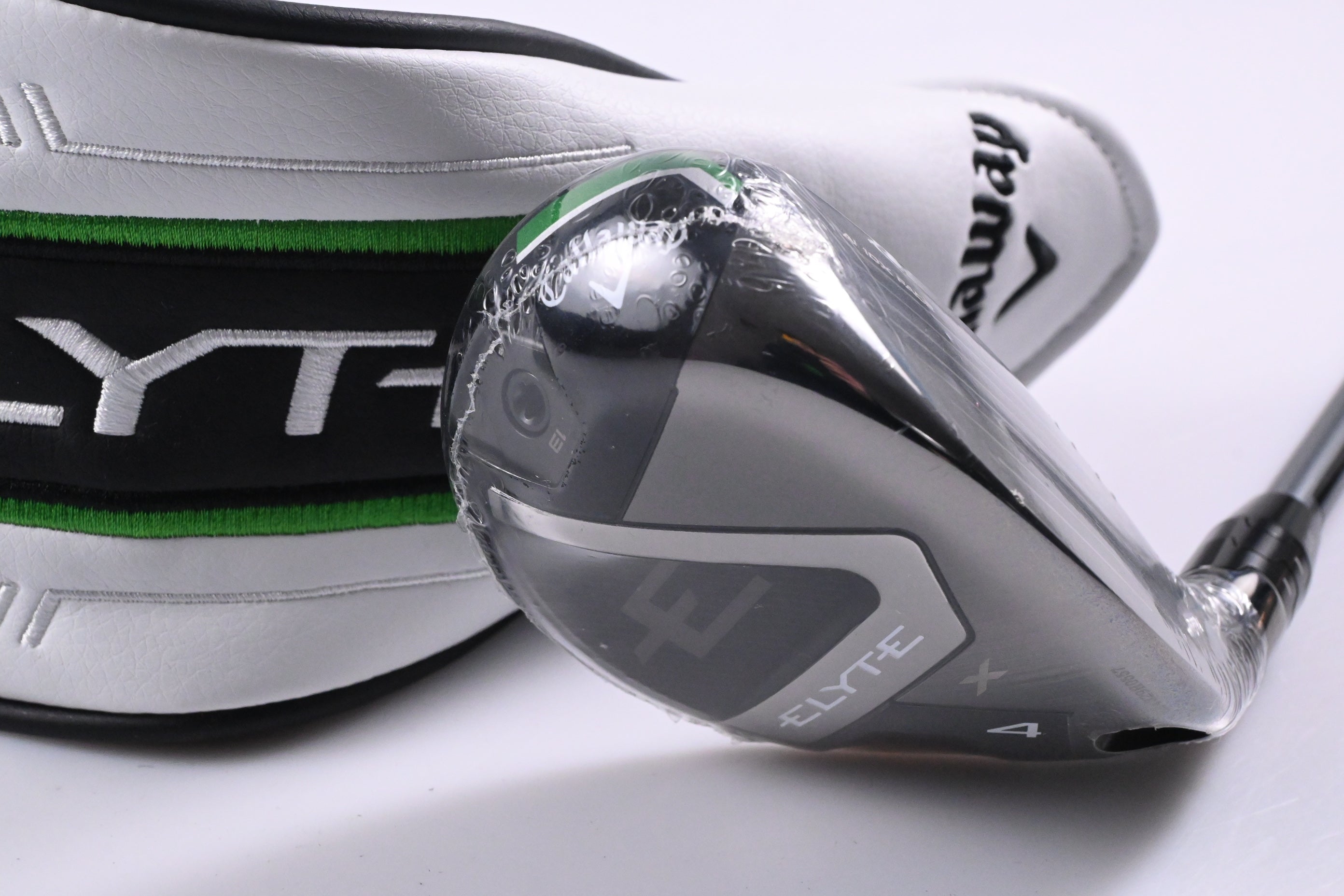 Callaway Elyte X #4 Hybrid / 21 Degree / Regular Flex Denali Charcoal 60 Shaft