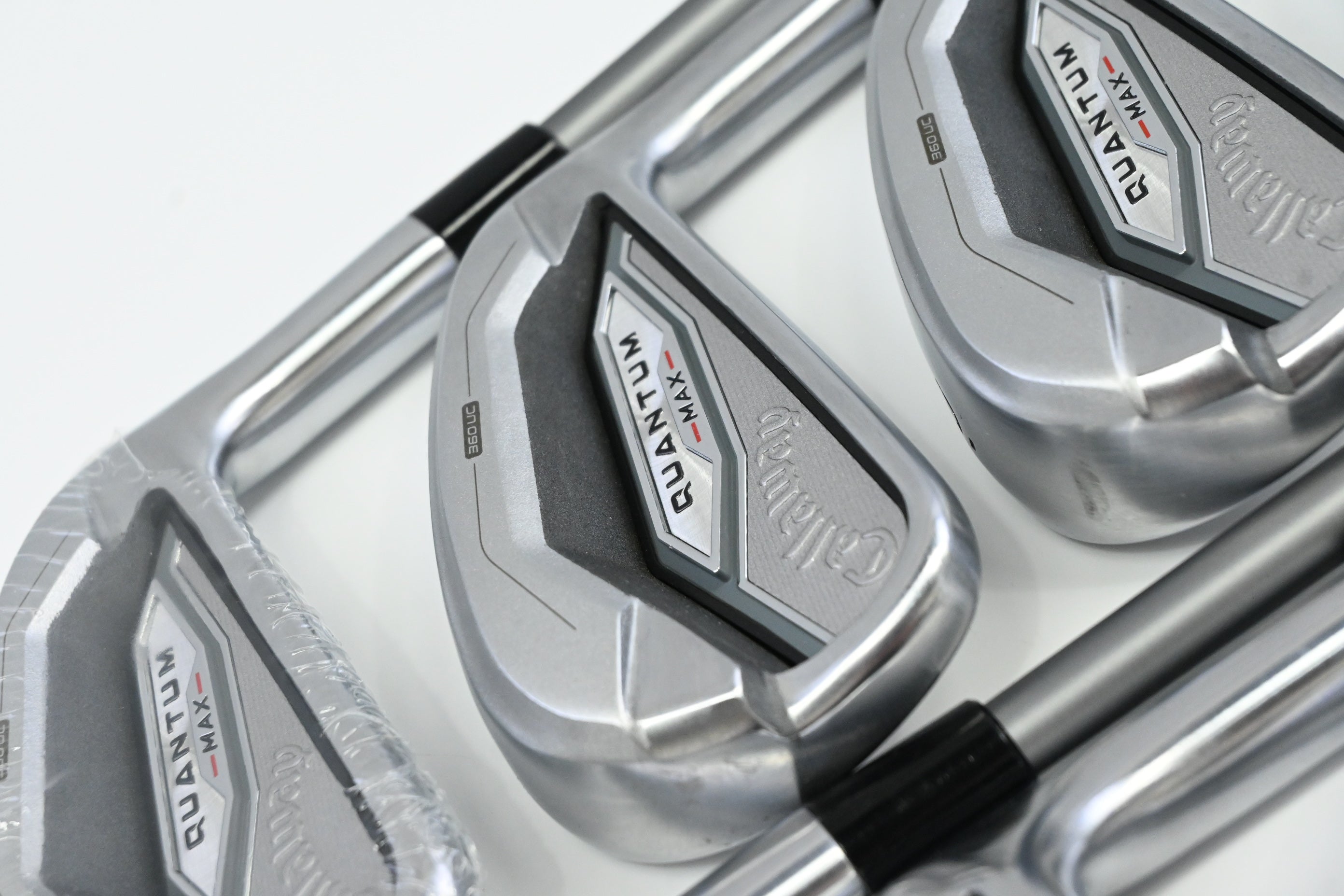 Callaway Quantum Max Irons / 4-PW+AW / Regular Flex Denali Frost Silver 60