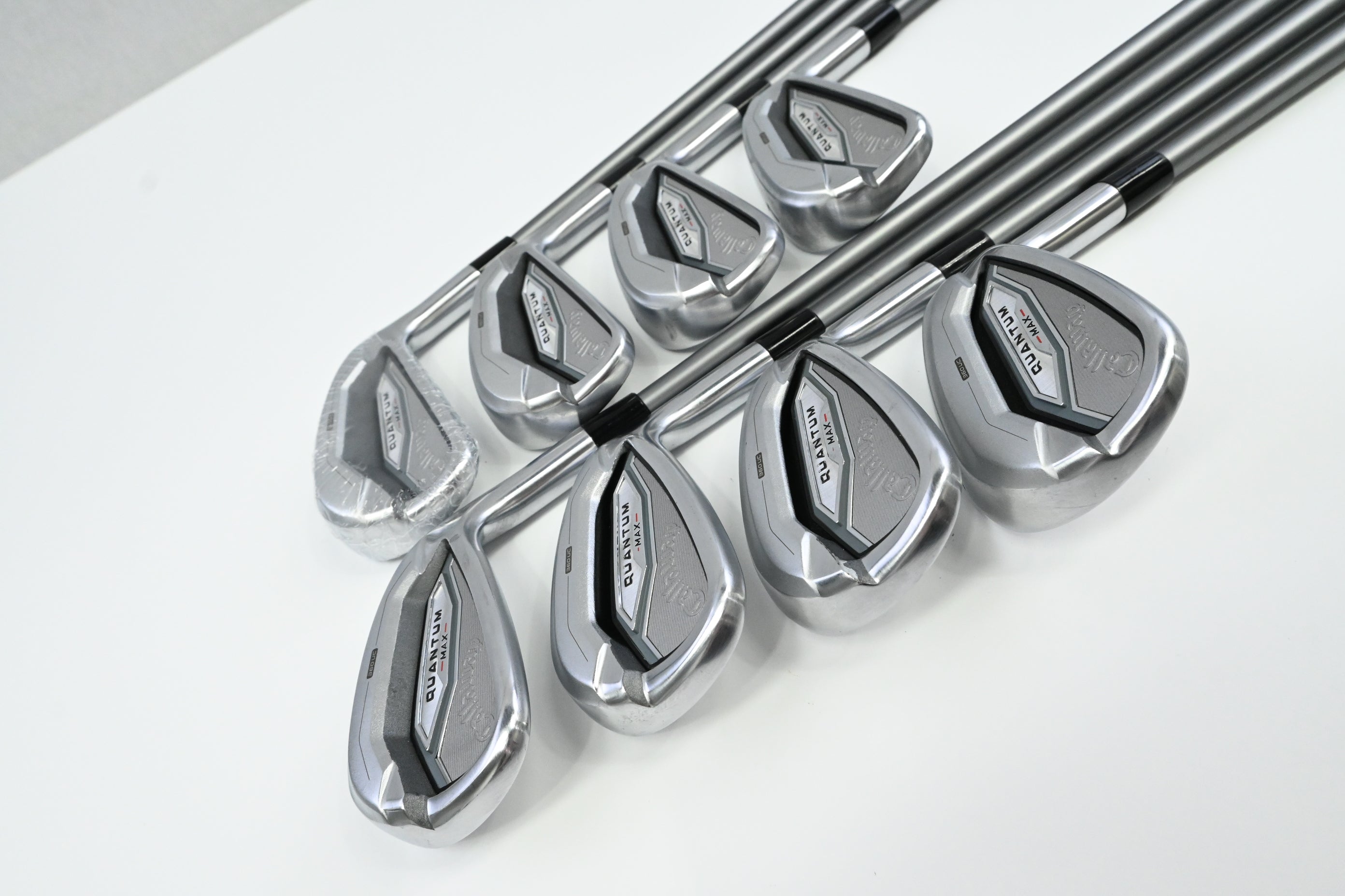 Callaway Quantum Max Irons / 4-PW+AW / Regular Flex Denali Frost Silver 60
