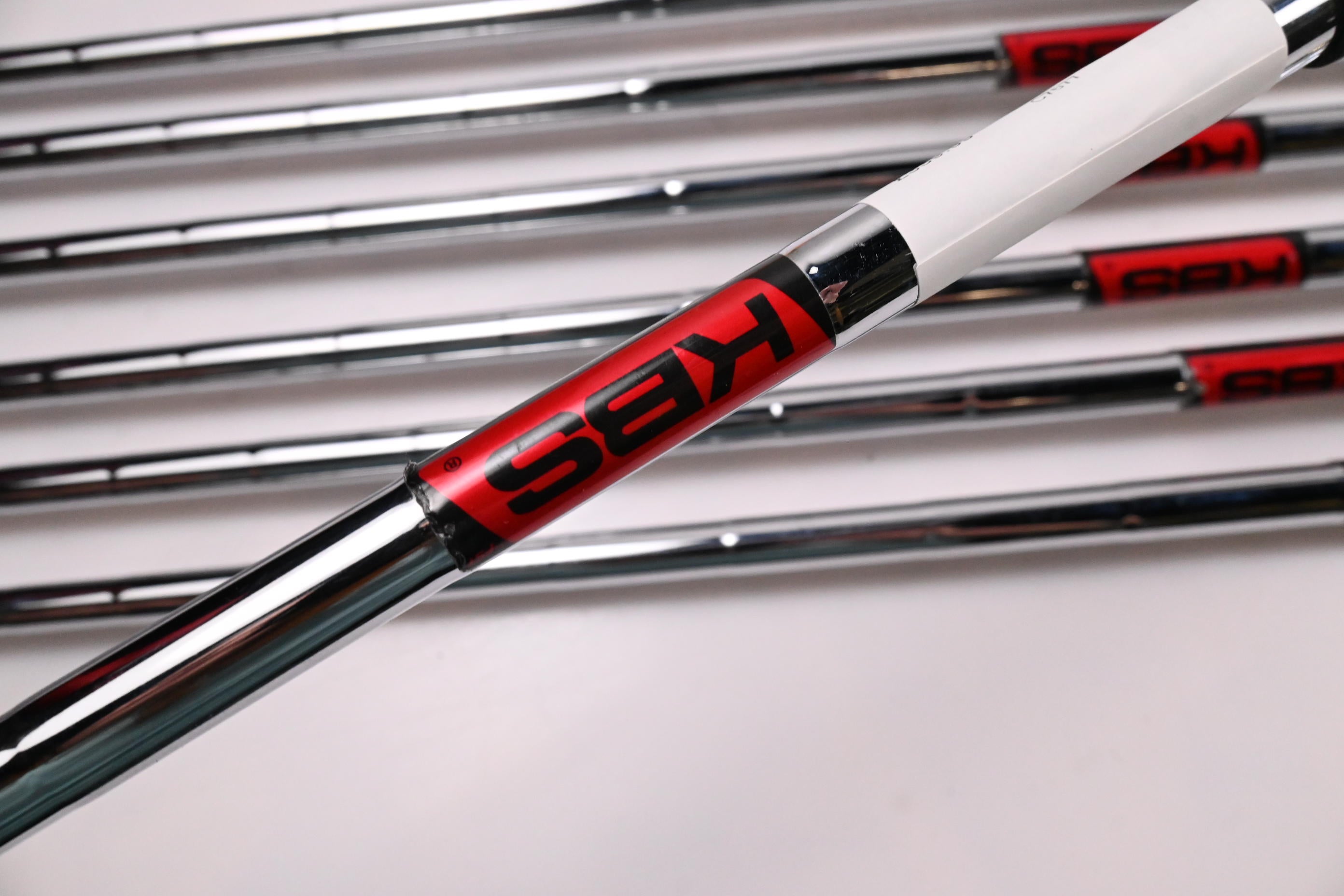 Cobra King F9 Irons / 5-PW+SW / Regular Flex KBS Tour 90 Shafts