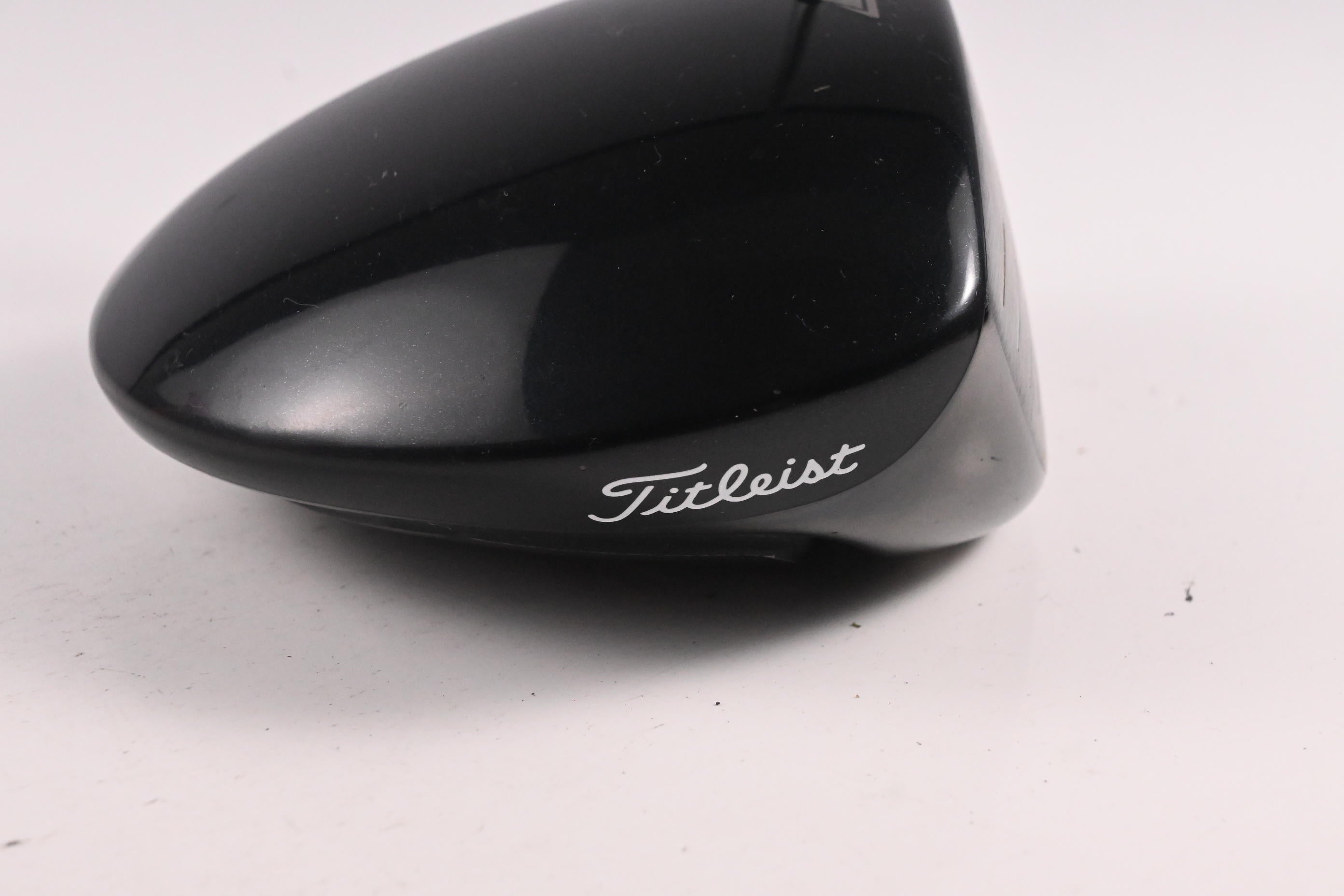 Titleist 915 D2 Driver / 10.5 Degree / Regular Flex Diamana M+ Red 50 Shaft