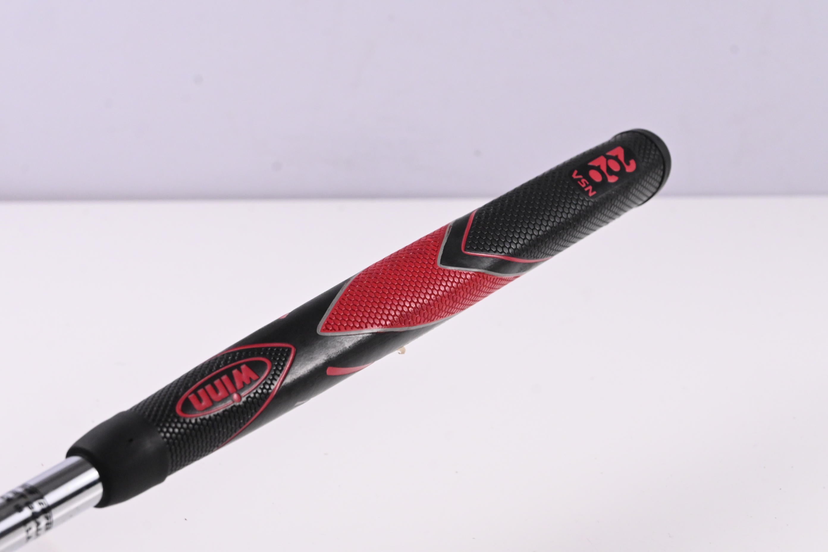 Acushnet Bullseye Putter / 33 Inch