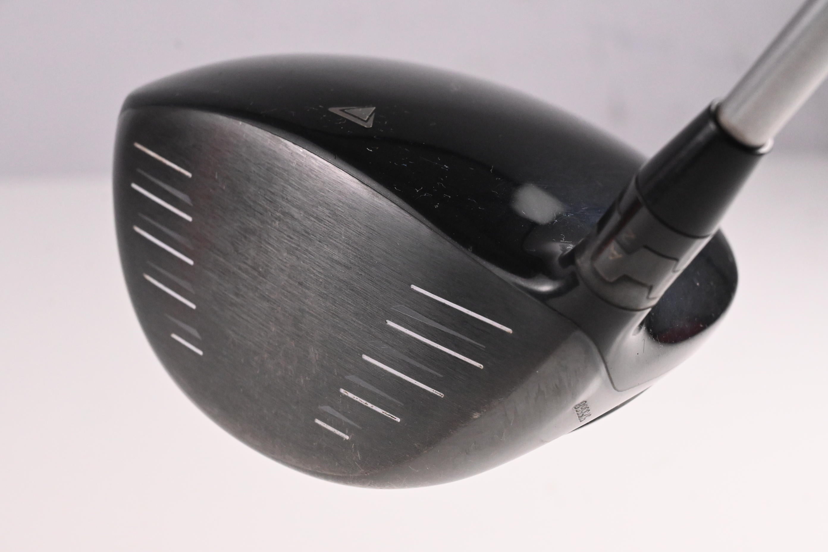 Titleist 915 D2 Driver / 10.5 Degree / Regular Flex Diamana M+ Red 50 Shaft