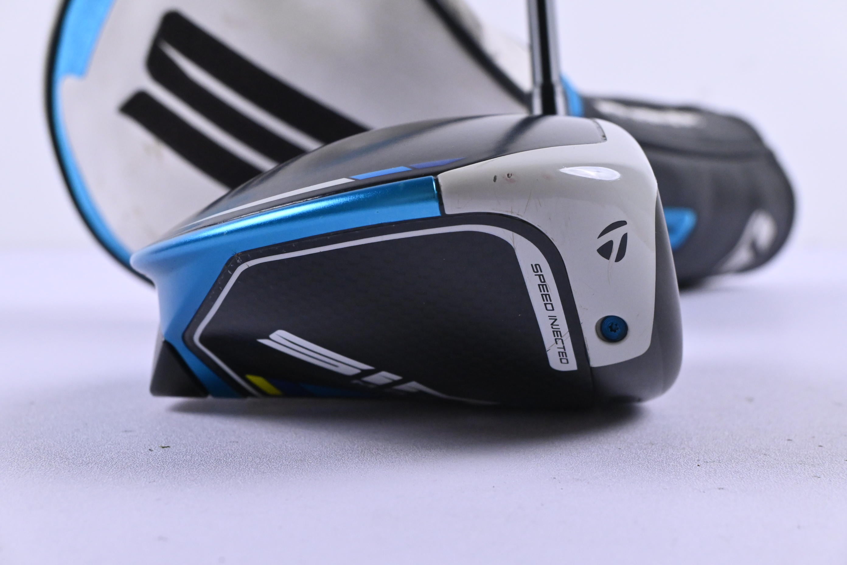 Taylormade SIM2 Max D Driver / 9 Degree / Stiff Flex Tensei AV Raw Blue 60 Shaft
