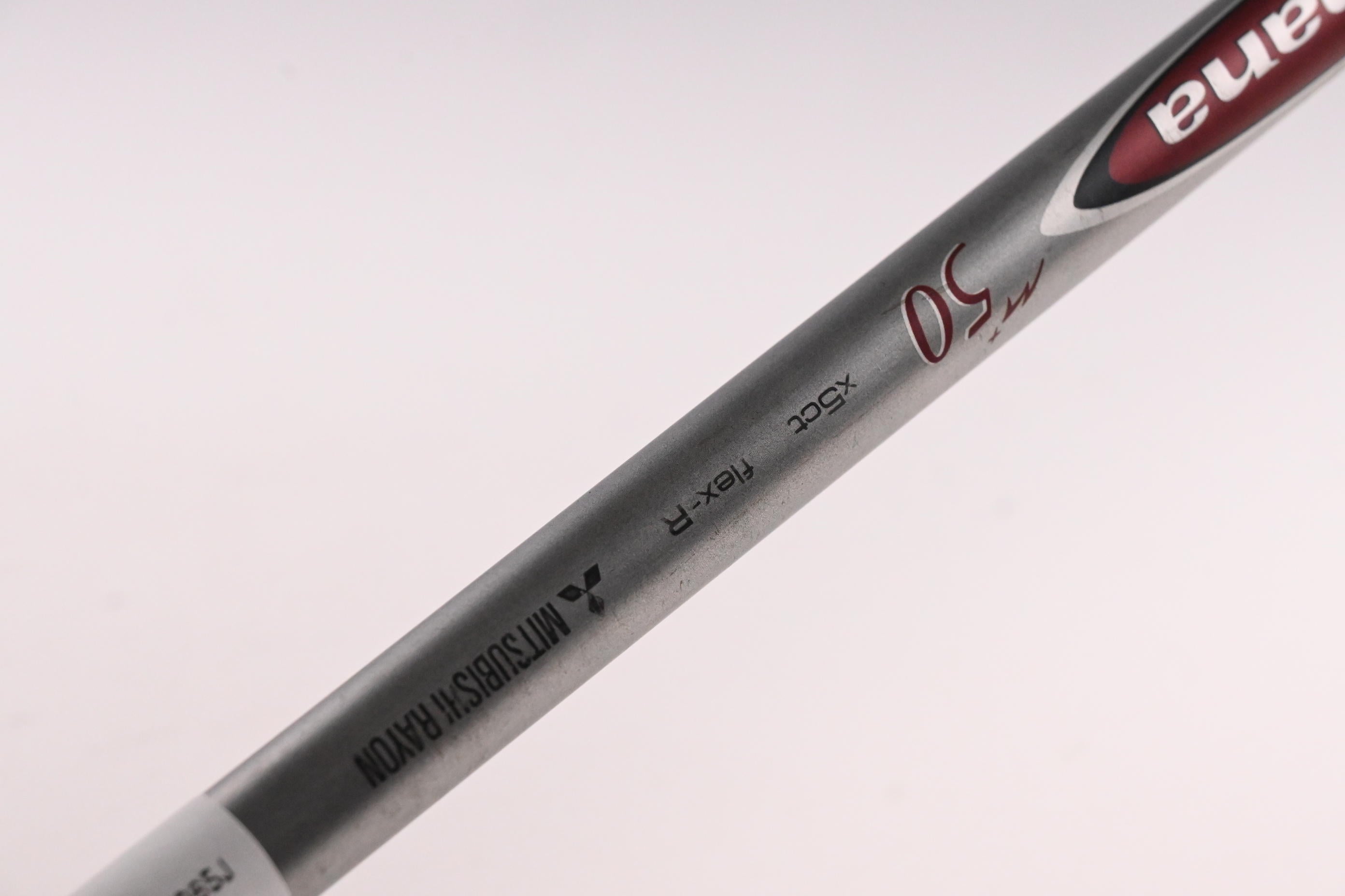 Titleist 915 D2 Driver / 10.5 Degree / Regular Flex Diamana M+ Red 50 Shaft