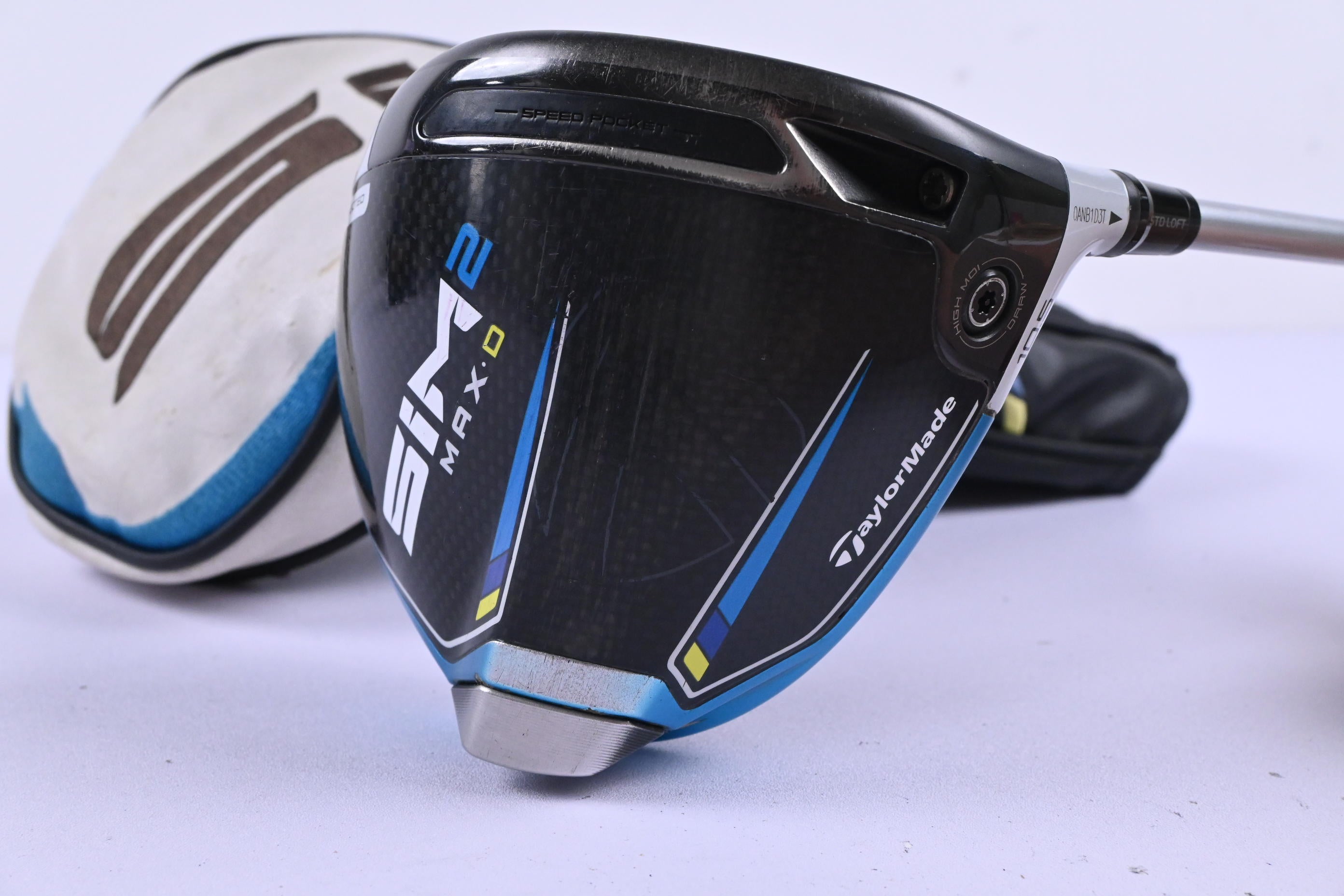 Taylormade SIM2 Max D Driver / 10.5 Degree / Regular Flex Kuro Kage Black 60