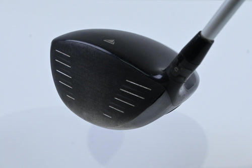 Titleist 915 D2 Driver / 9.5 Degree / Regular Flex Aldila Rogue White 70 Shaft