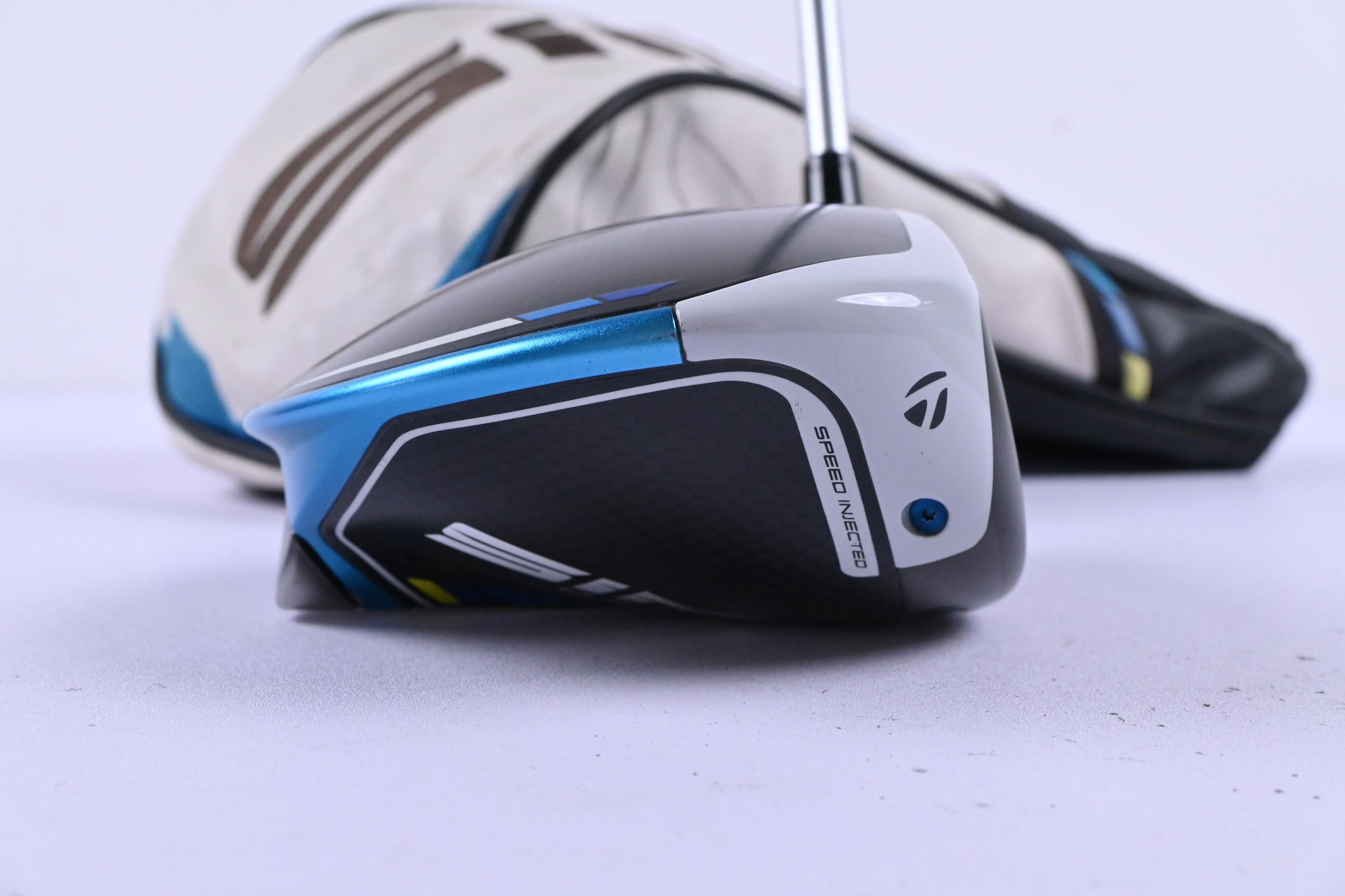 Taylormade SIM2 Max D Driver / 10.5 Degree / Regular Flex Kuro Kage Black 60