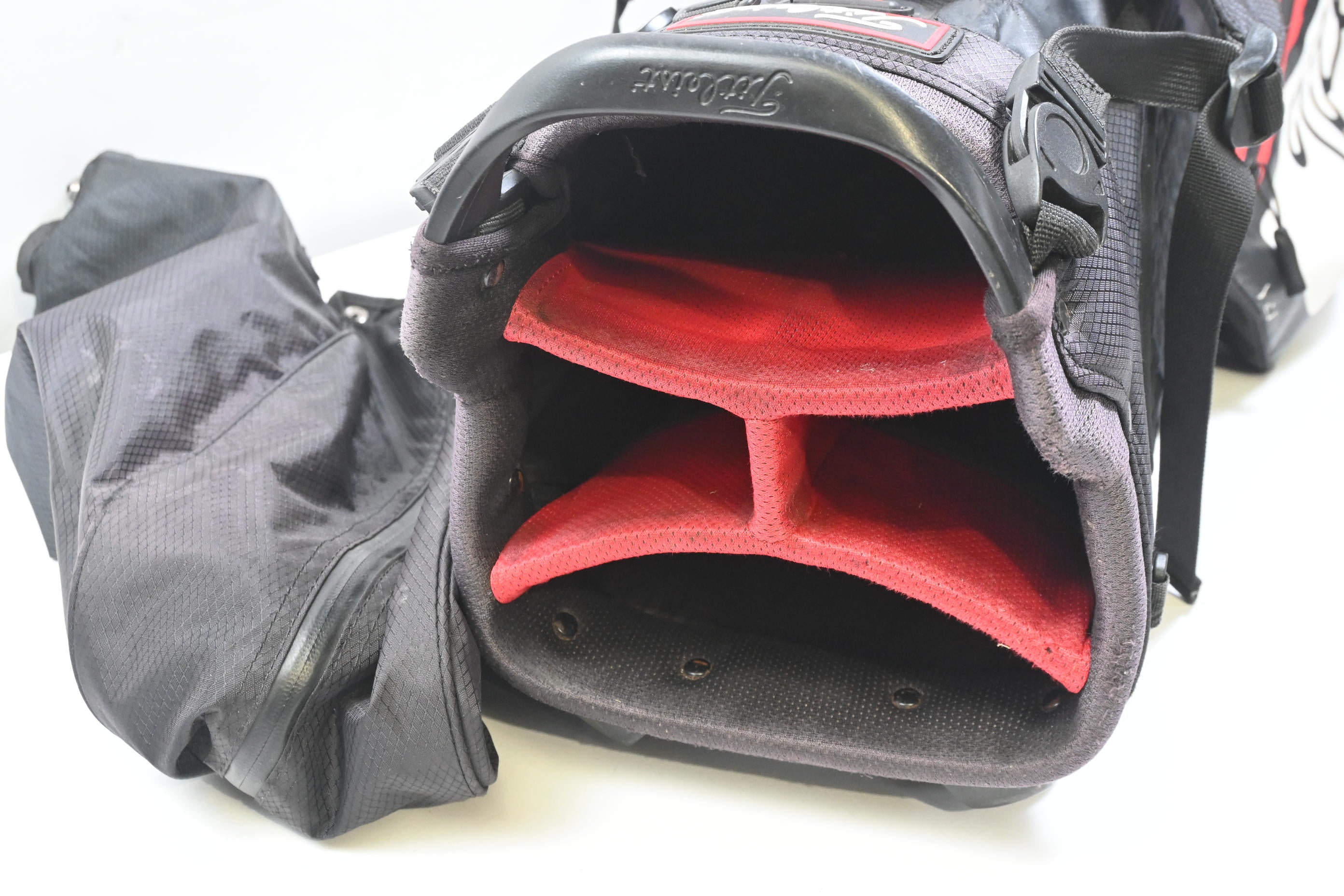 Titleist StaDry Stand Bag / 4-Way Divider / Black, White & Red