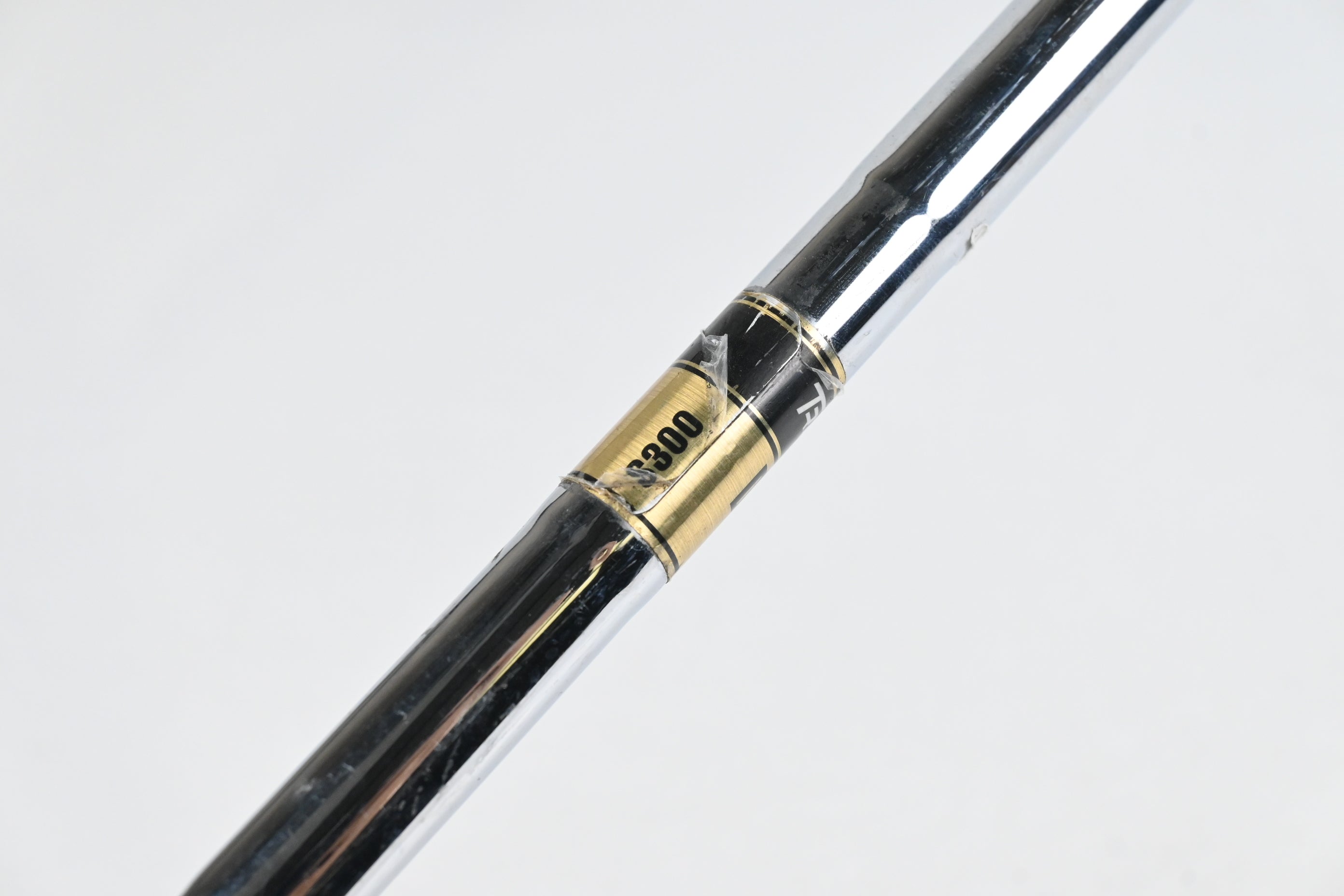 Titleist 690MB #2 Iron / 19 Degree / Stiff Flex Dynamic Gold S300 Shaft