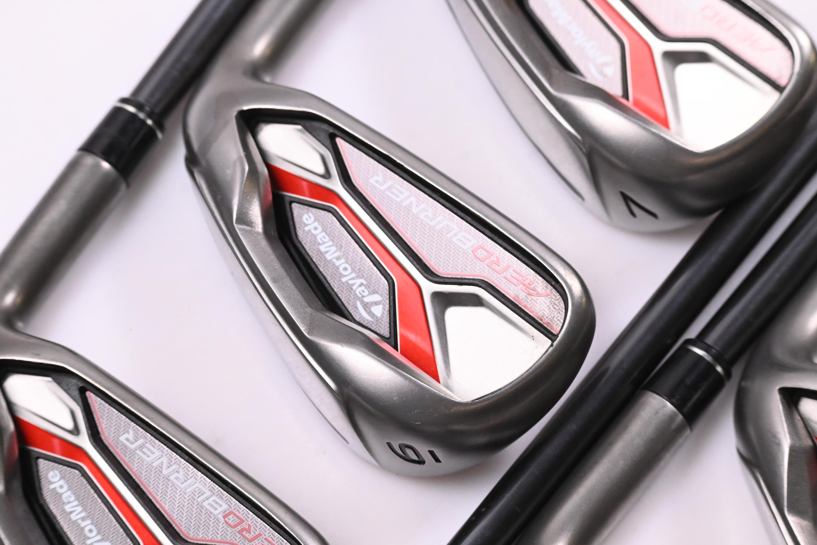 Taylormade Aeroburner Irons / 5-PW-SW / Regular Flex Reax 60 Shaft