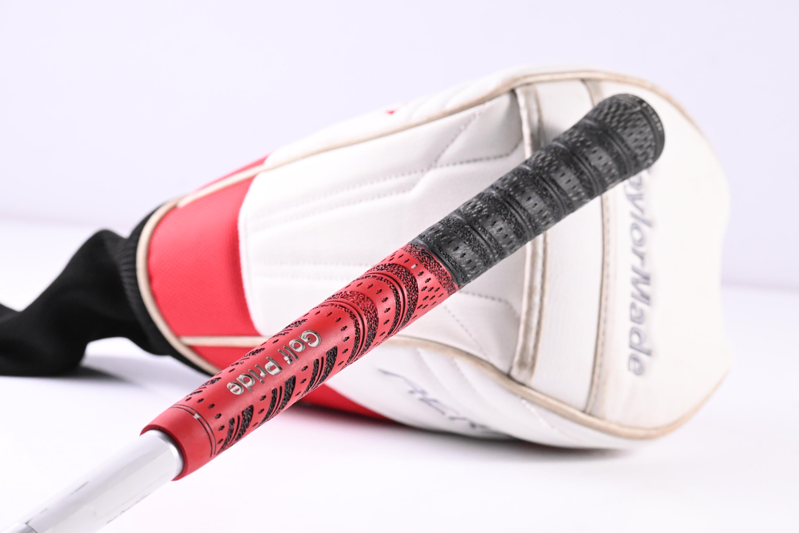 Left Hand Taylormade Aeroburner Driver / 10.5 Degree / Stiff Flex Matrix Speed