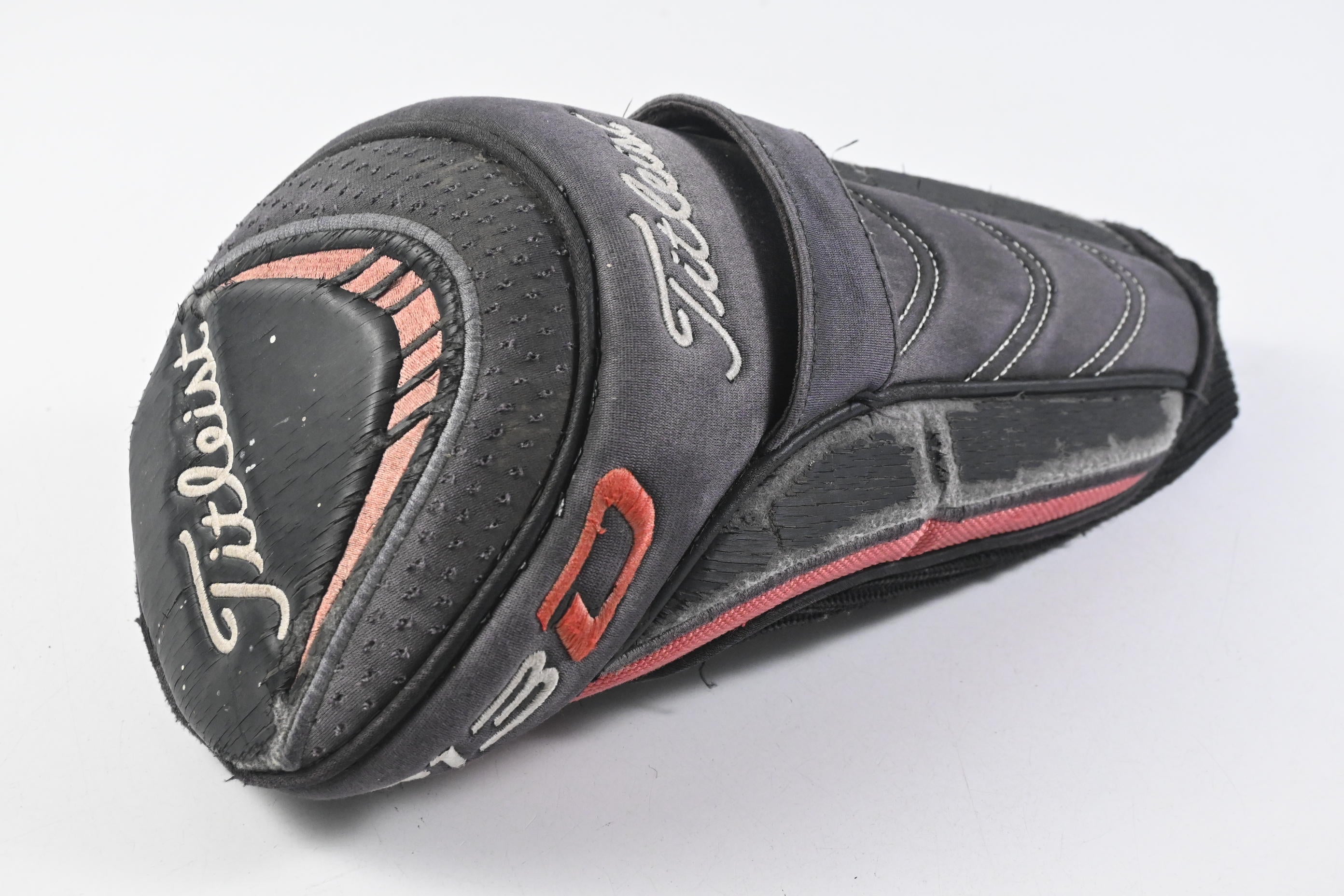 Titleist 913 D2 Driver / 12 Degree / Regular Flex Bassara 55 Shaft