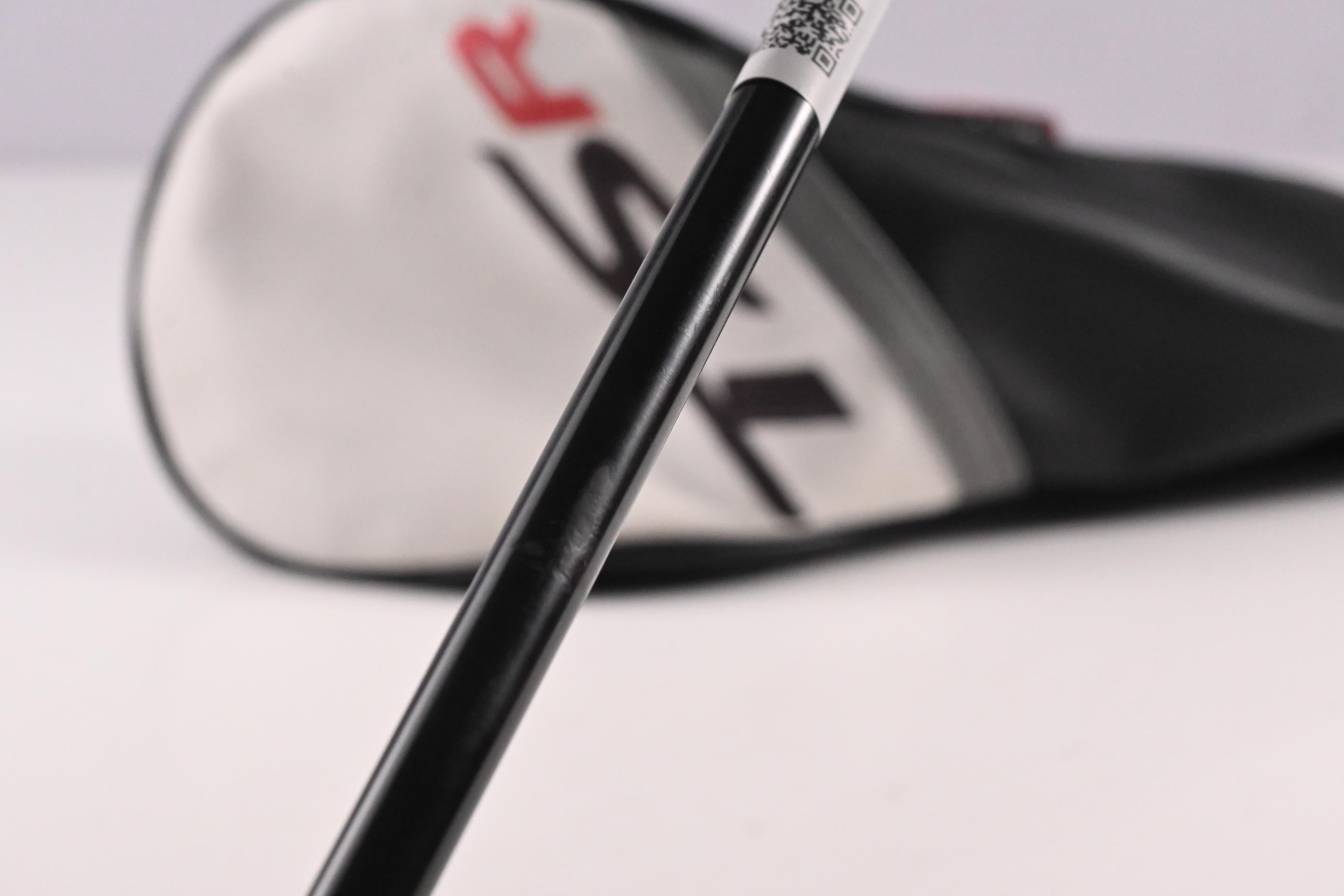 Titleist TSR2 Driver / 11 Degree / Regular Flex Tensei AV Blue 55 Shaft