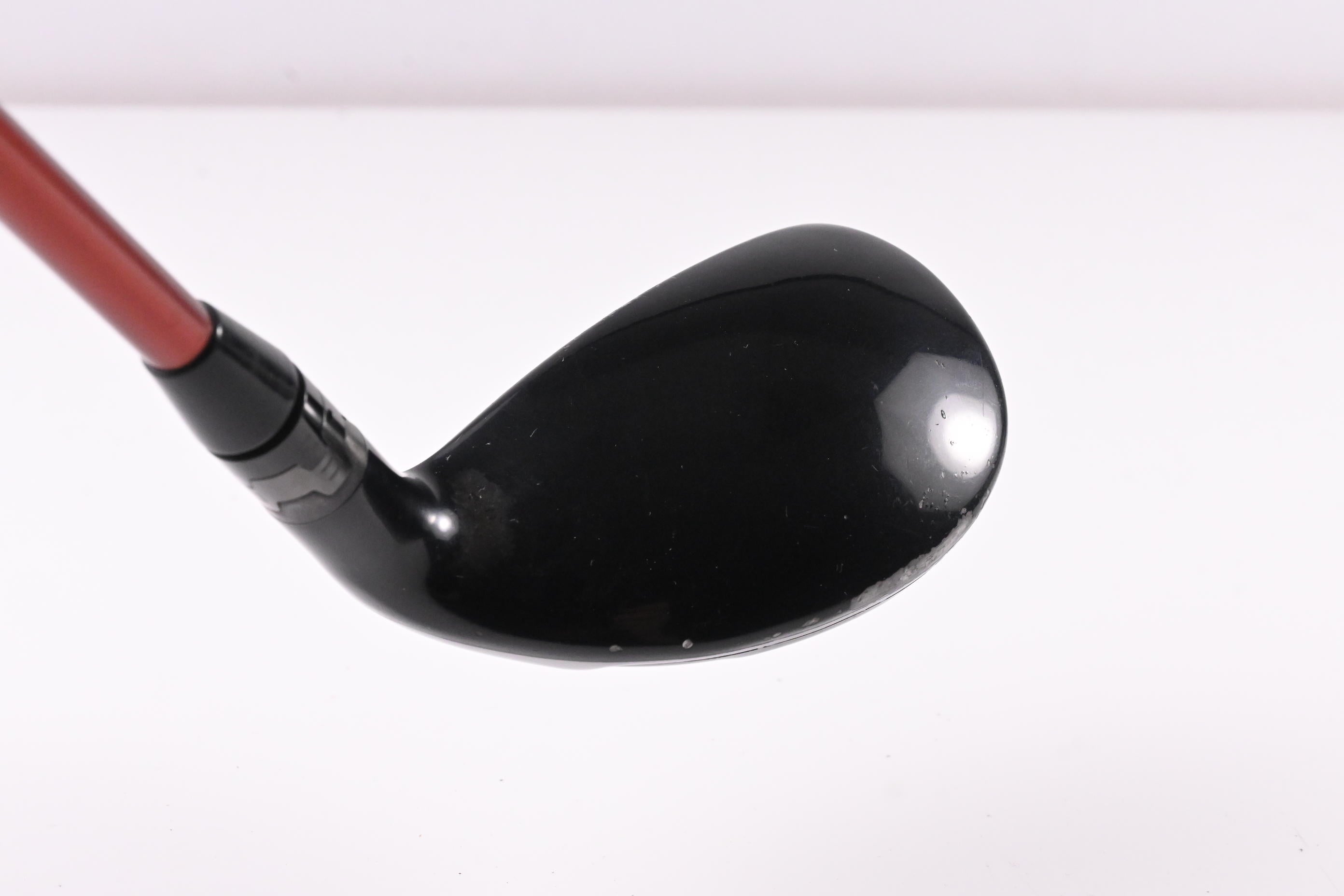 Titleist 910H #3 Hybrid / 21 Degree / Regular Flex Diamana Ilima 70 Shaft