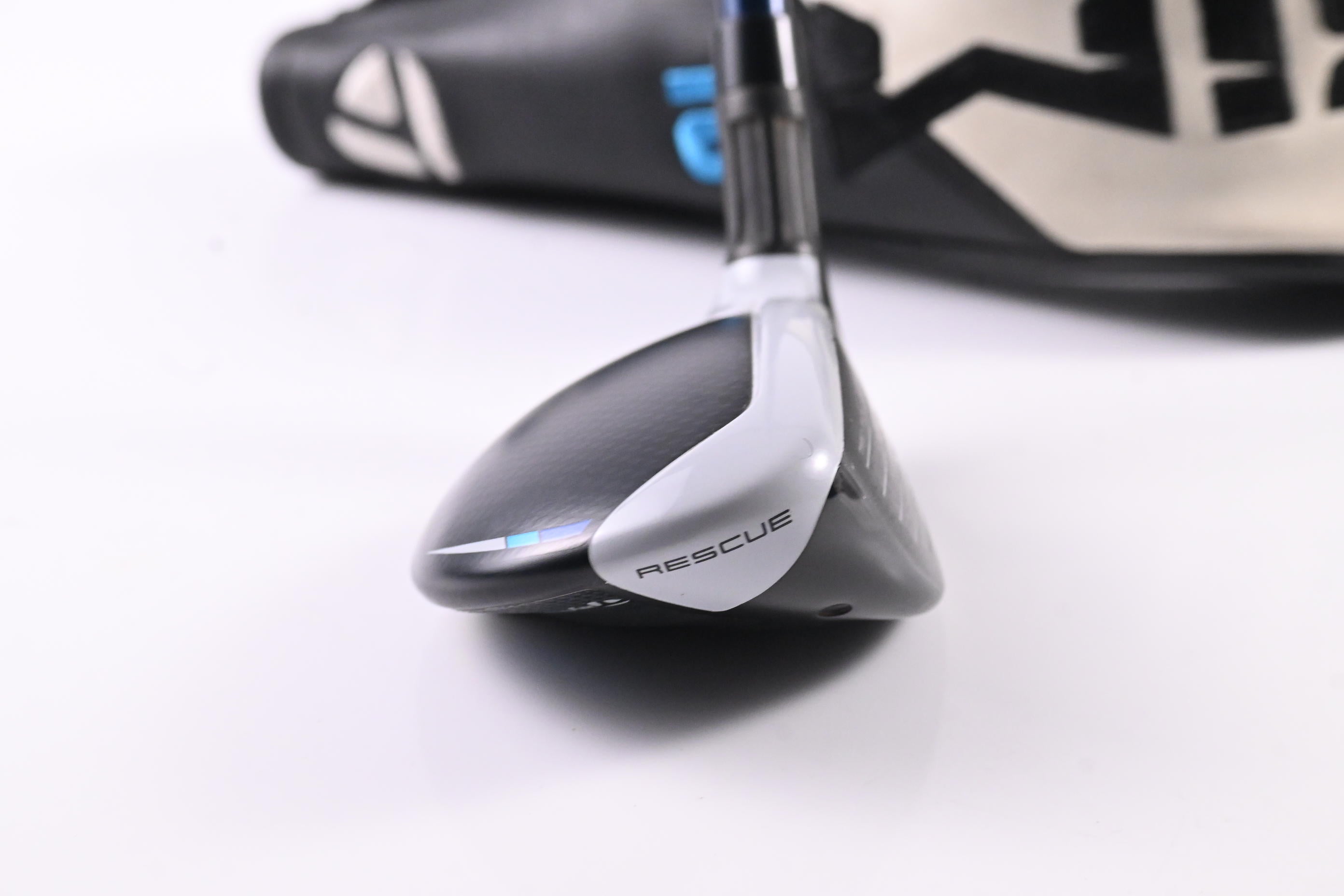Taylormade SIM2 Max #4 Hybrid / 22 Degree / Regular Flex Ventus Blue 6 Shaft