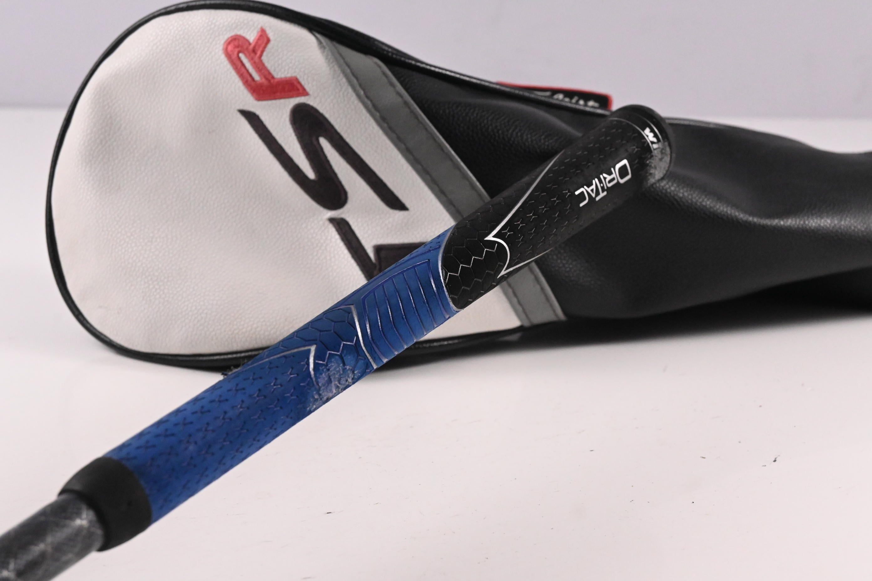Titleist TSR2 Driver / 11 Degree / Regular Flex Tensei AV Blue 55 Shaft