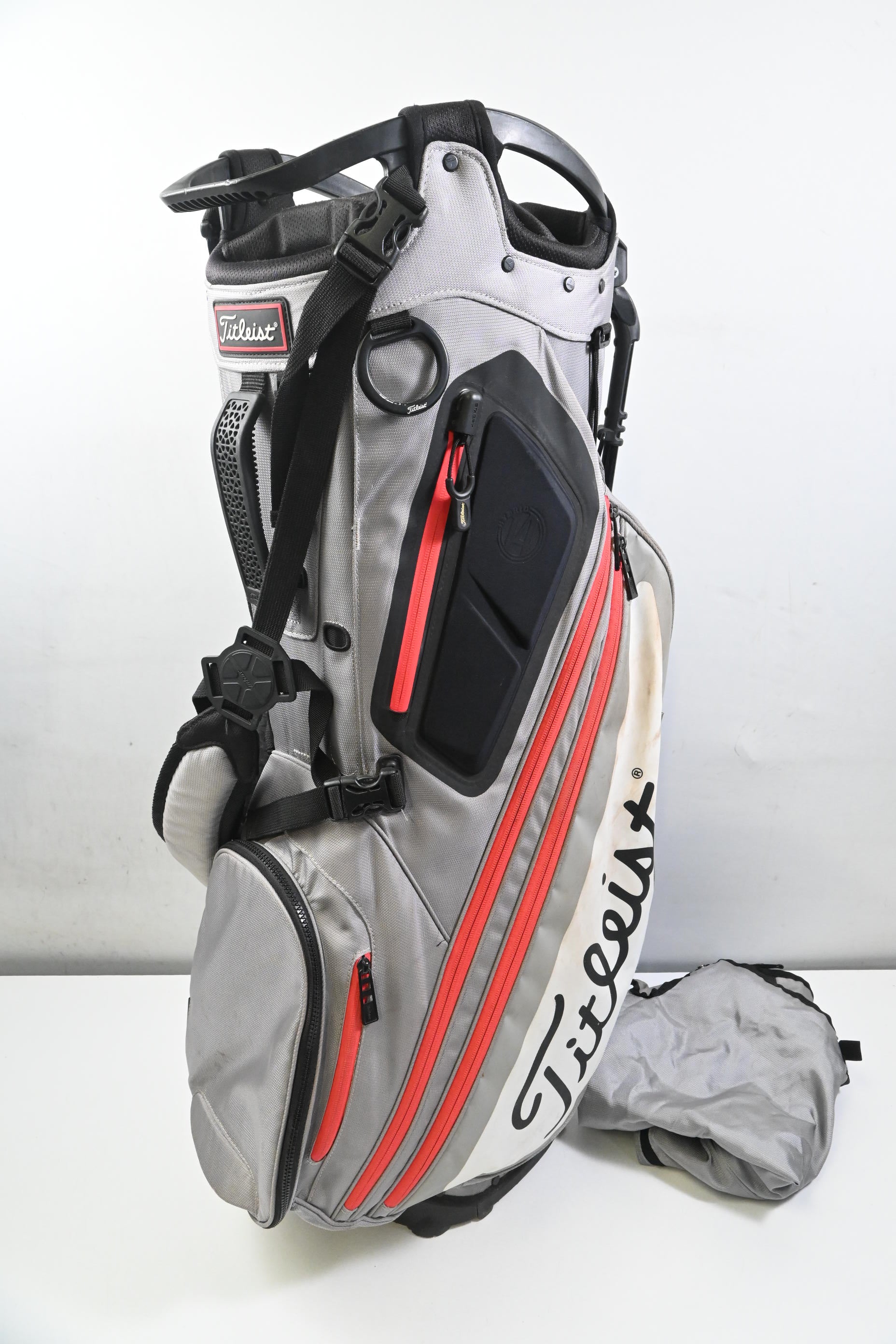 Titleist Hybrid 14 Stand Bag / 14-Way Divider / Grey, White & Red