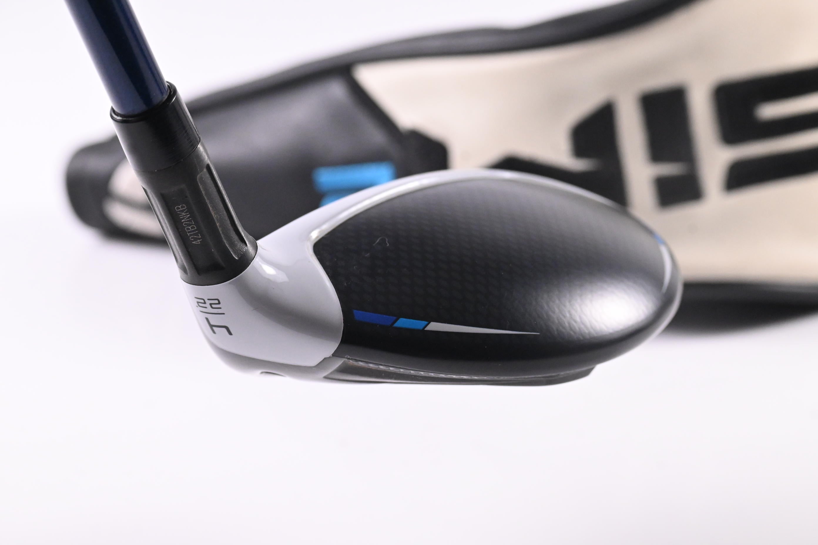 Taylormade SIM2 Max #4 Hybrid / 22 Degree / Regular Flex Ventus Blue 6 Shaft