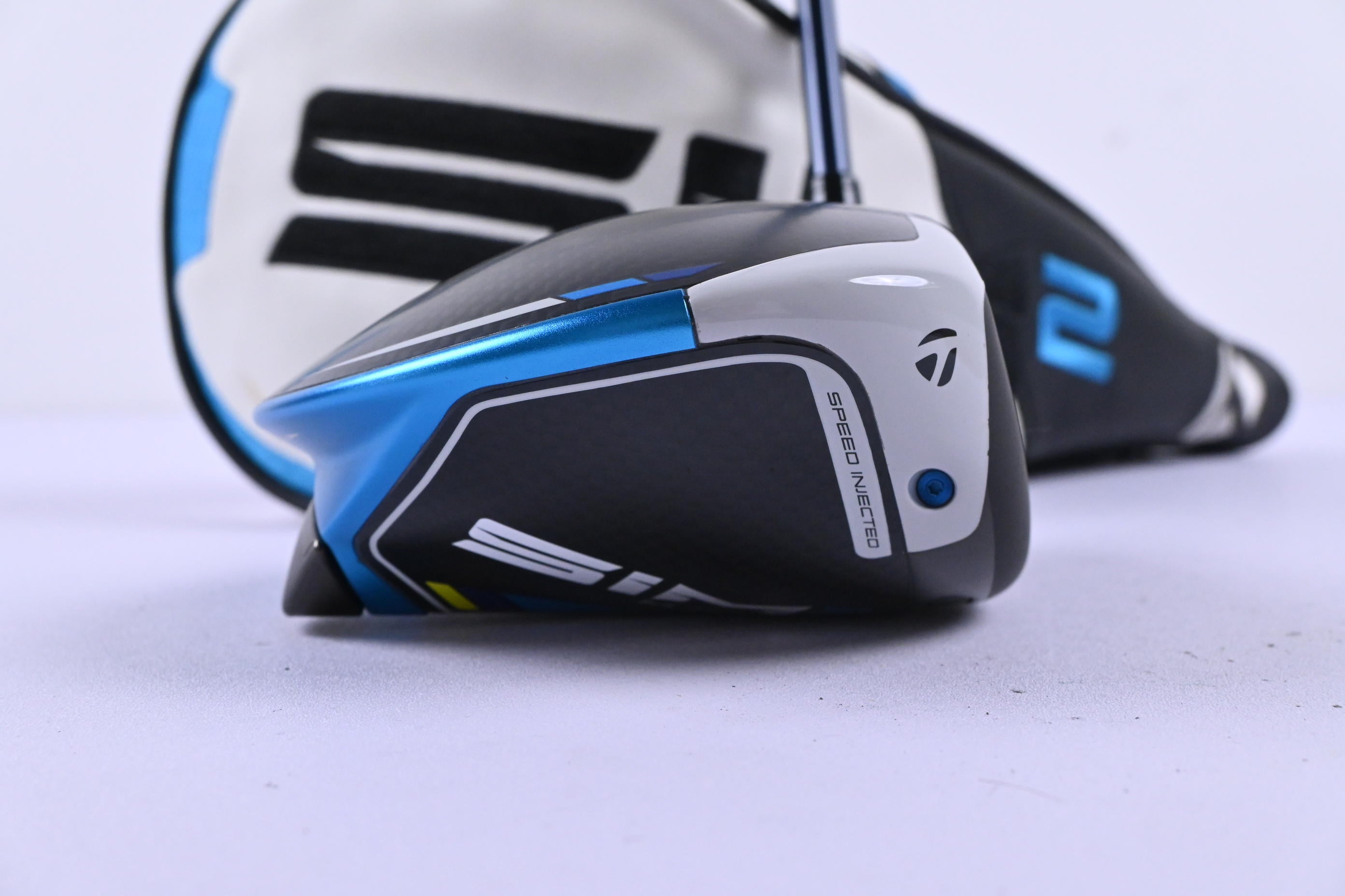 Taylormade SIM2 Driver / 10.5 Degree / Regular Flex Fujikura Ventus Blue 5