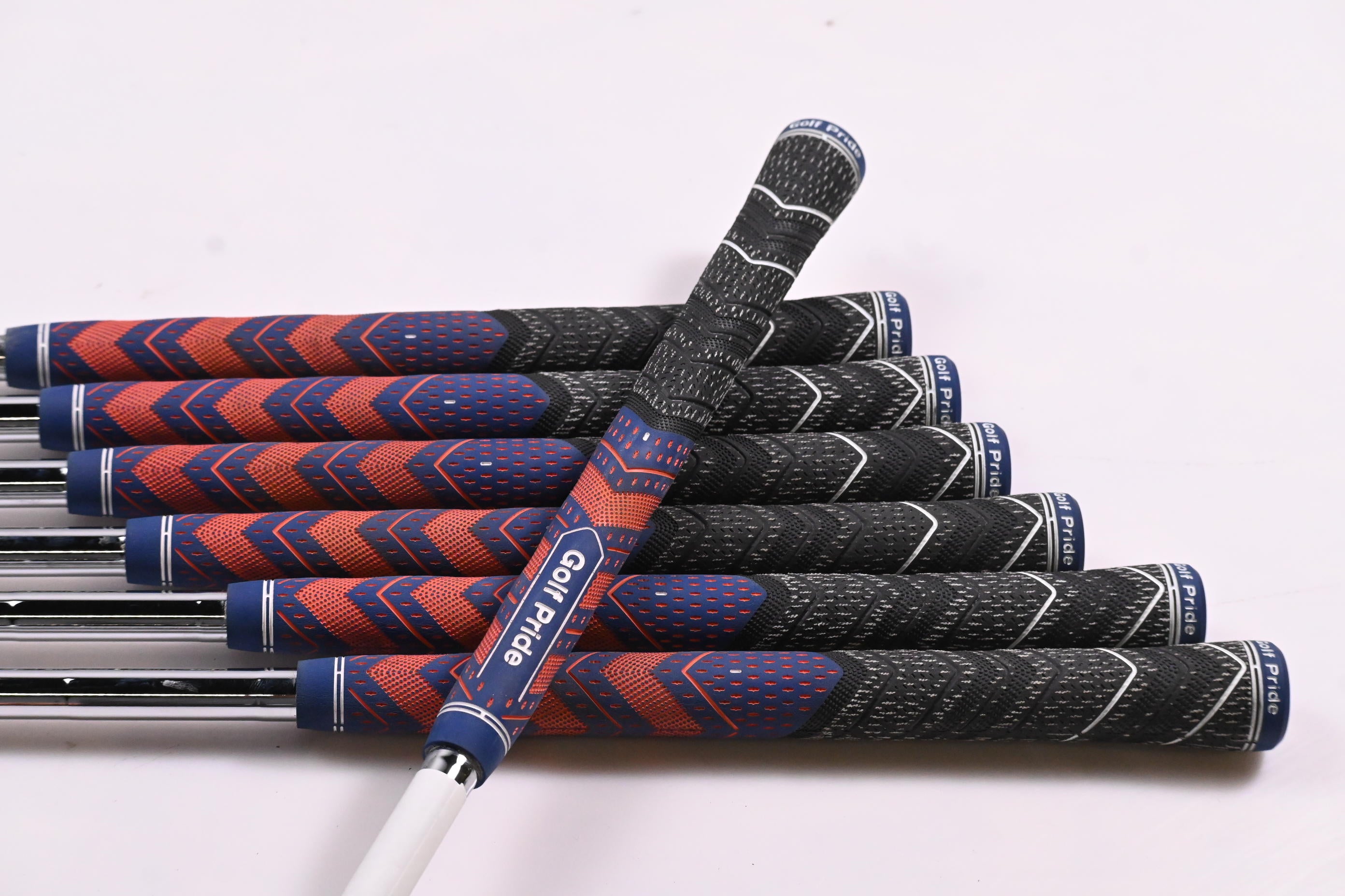 Taylormade SIM2 Max Irons / 4-PW / Regular Flex KBS MAX MT 85 Shafts