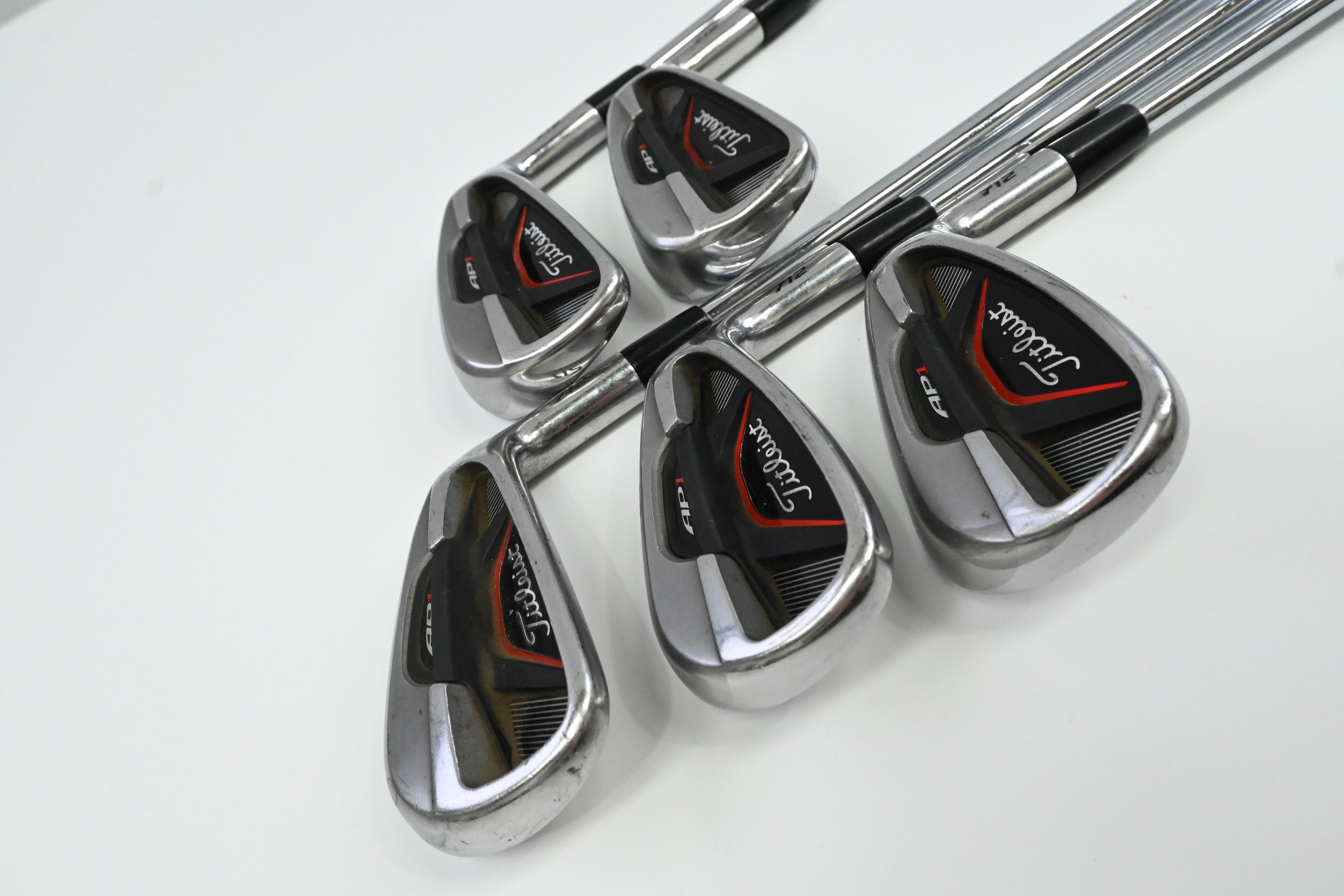 Titleist 712 AP1 Irons / 5-9 / Regular Flex Dynalite Gold XP R300 Shafts