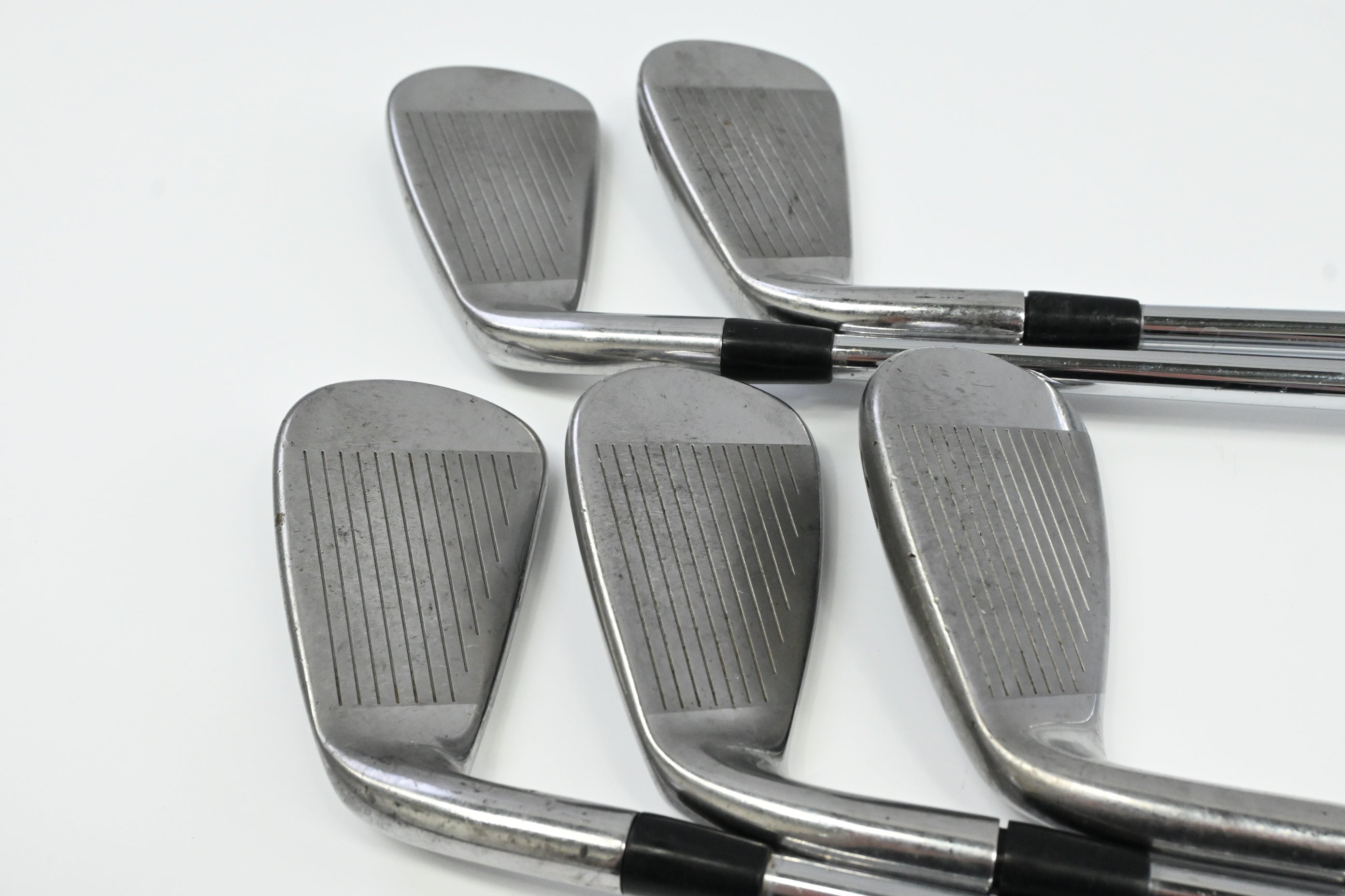 Titleist 712 AP1 Irons / 5-9 / Regular Flex Dynalite Gold XP R300 Shafts