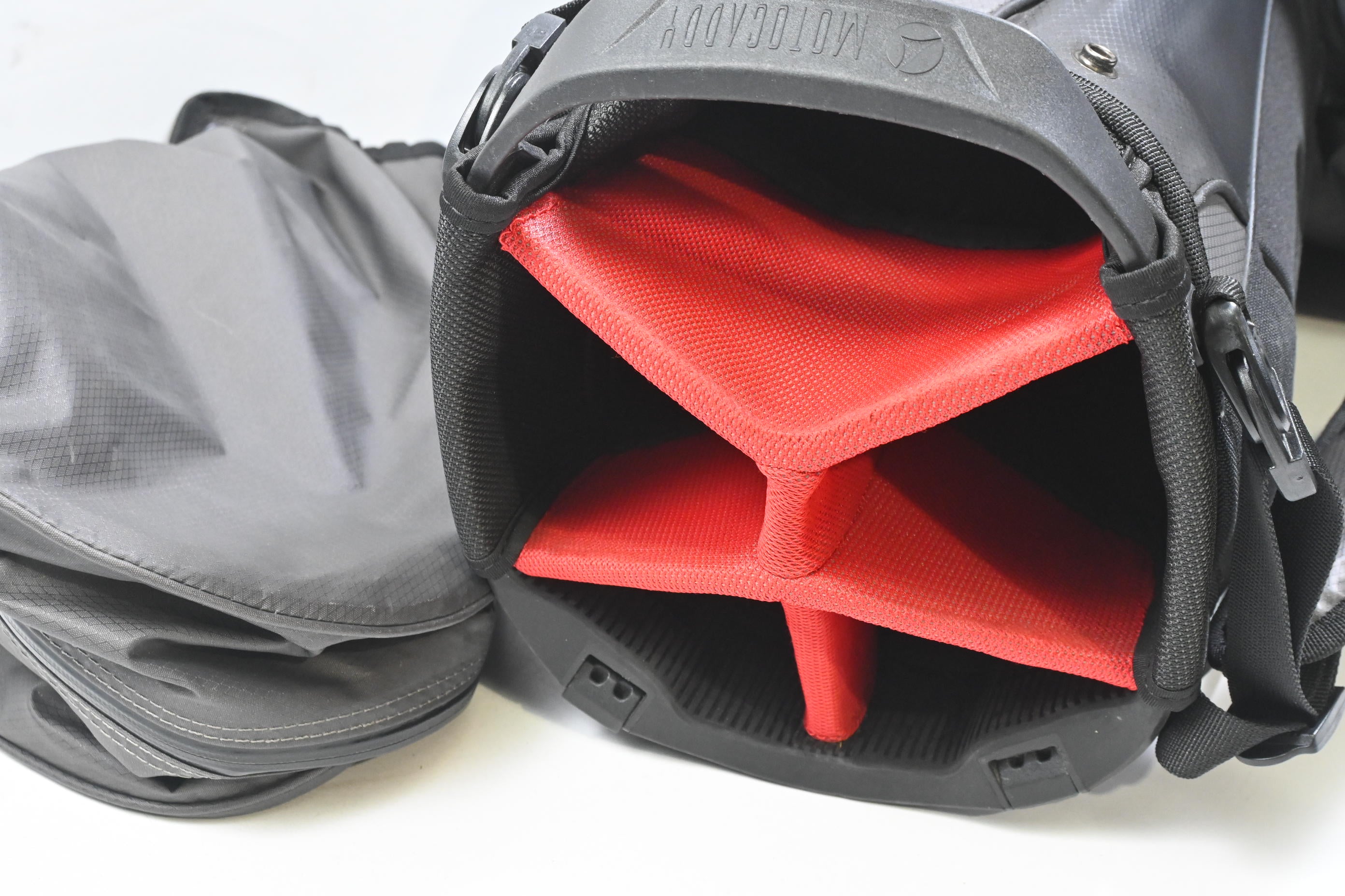 Motocaddy Hydro Flex Stand Bag / 5-Way Divider / Black, Red & Grey