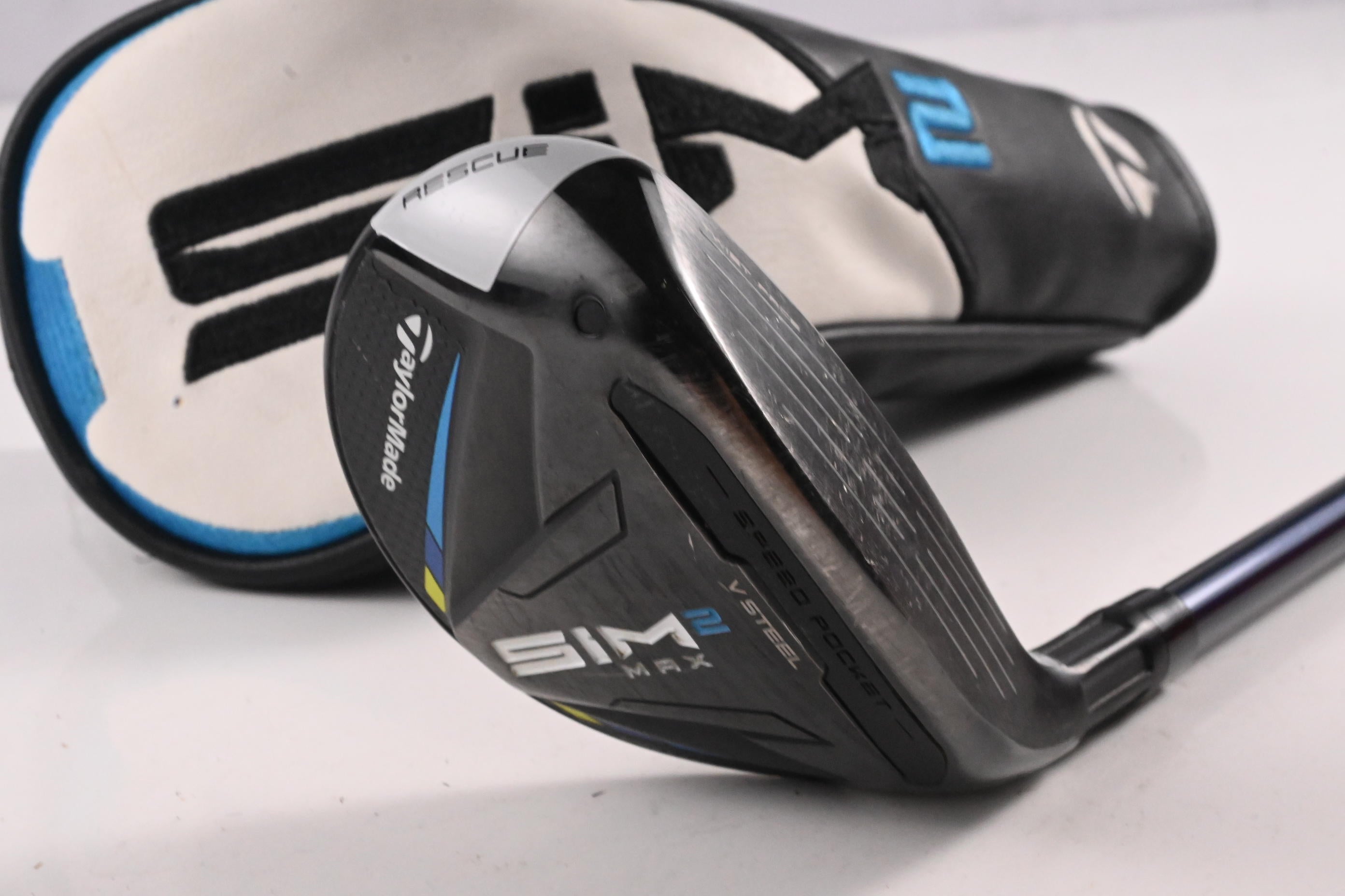 Taylormade SIM2 Max #4 Hybrid / 22 Degree / Stiff Flex Ventus Blue 7 Shaft