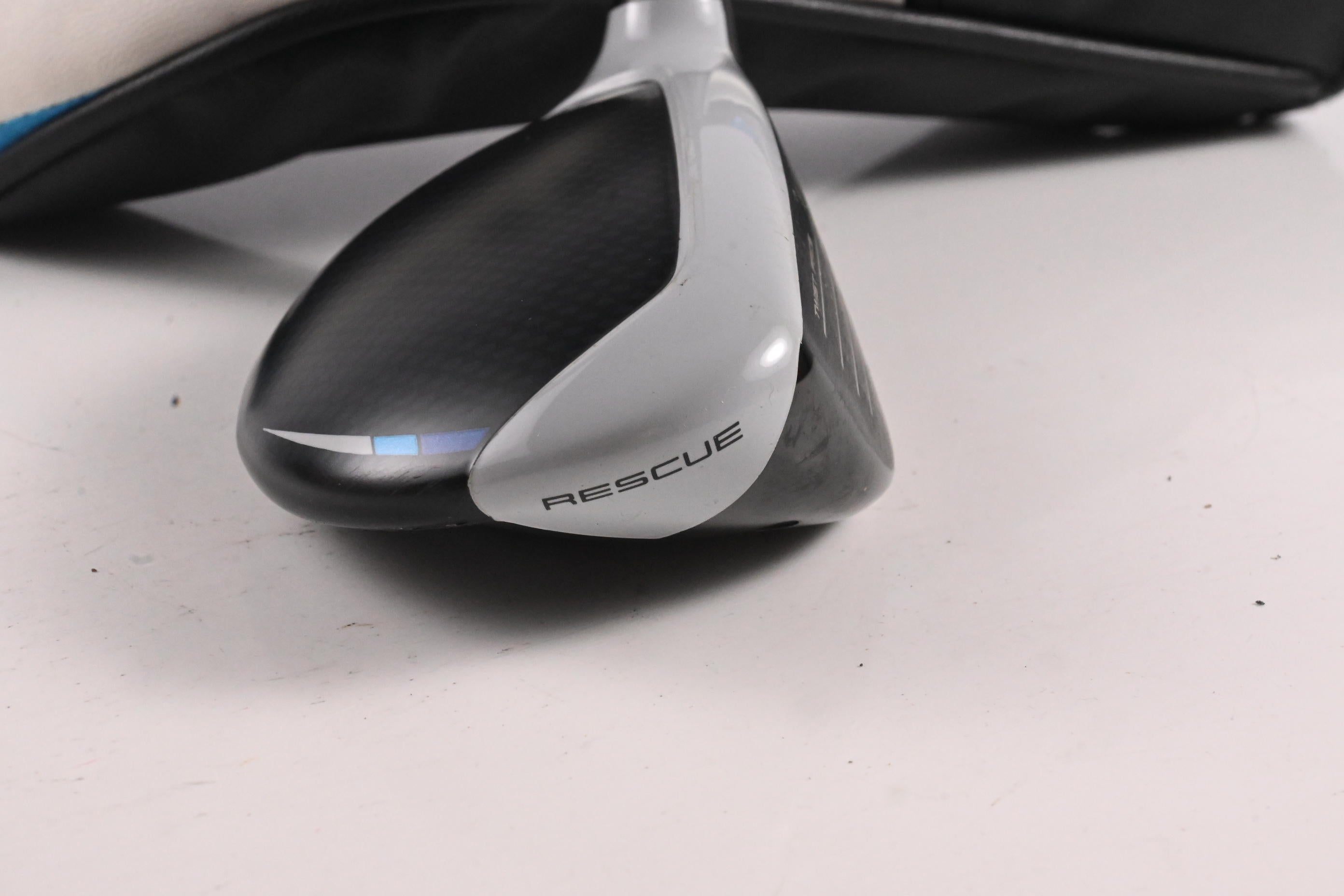 Taylormade SIM2 Max #4 Hybrid / 22 Degree / Stiff Flex Ventus Blue 7 Shaft