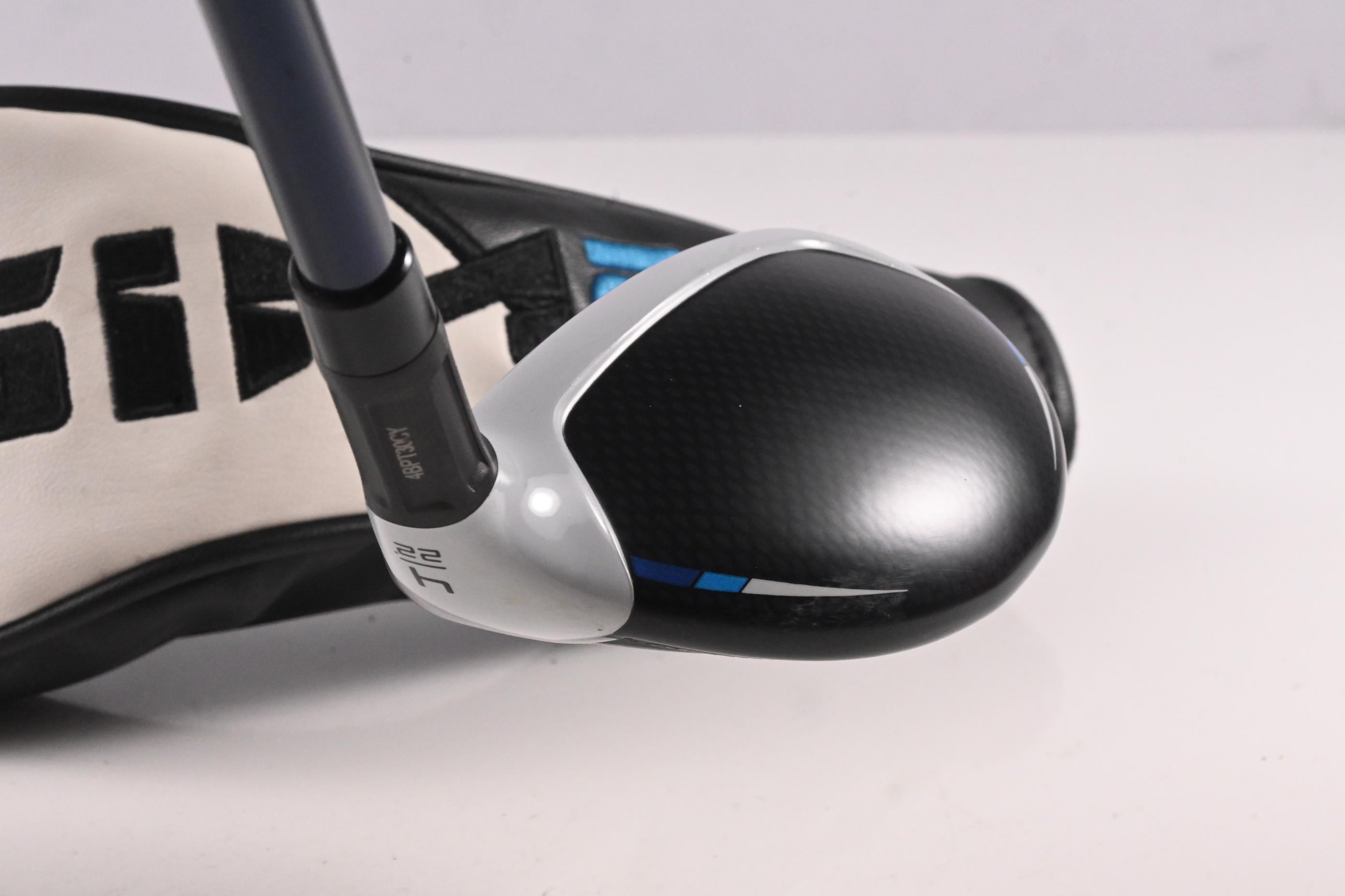 Taylormade SIM2 Max #4 Hybrid / 22 Degree / Stiff Flex Ventus Blue 7 Shaft