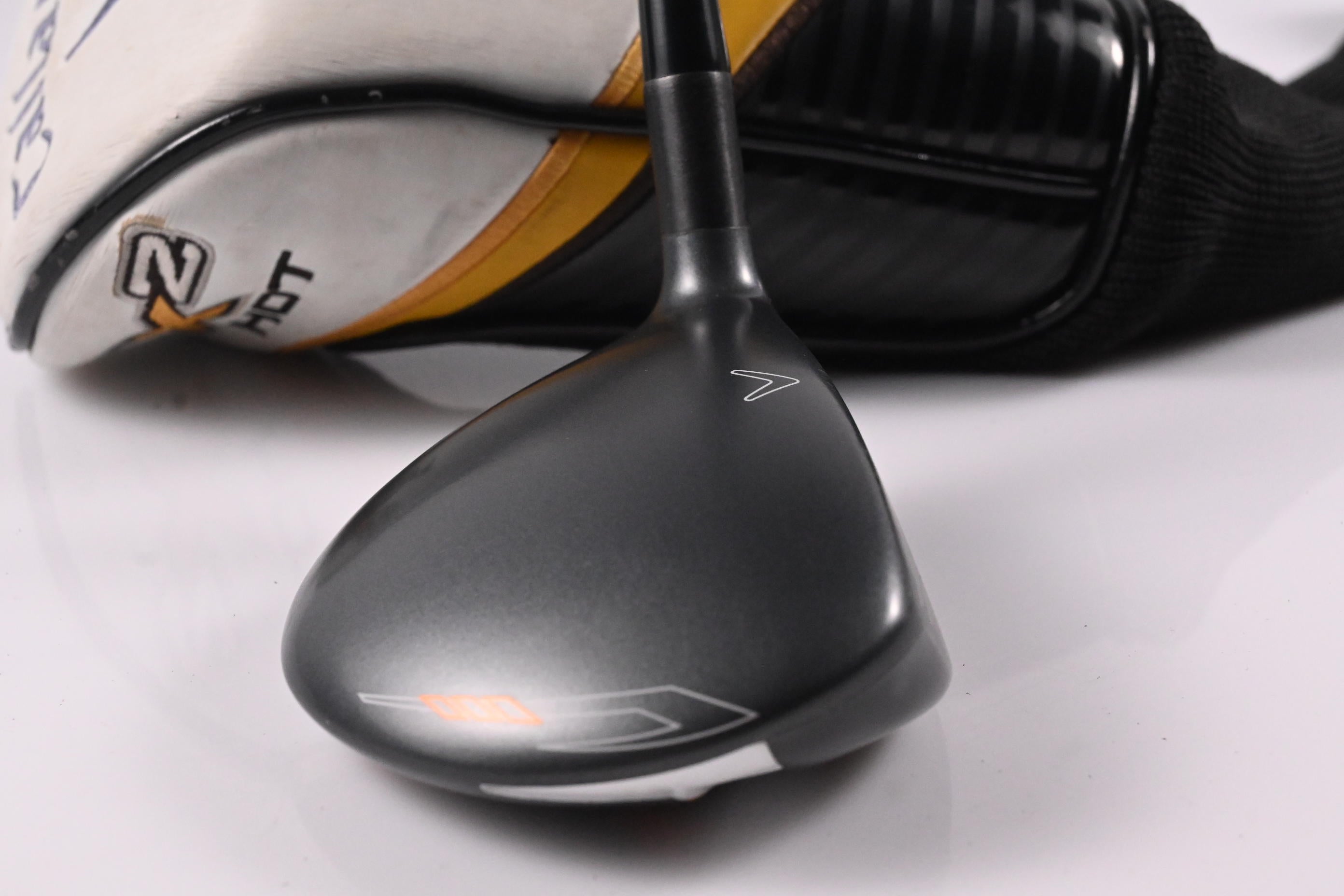 Callaway X2 Hot #5 Wood / 18 Degree / Regular Flex Aldila Tour Blue 55 Shaft