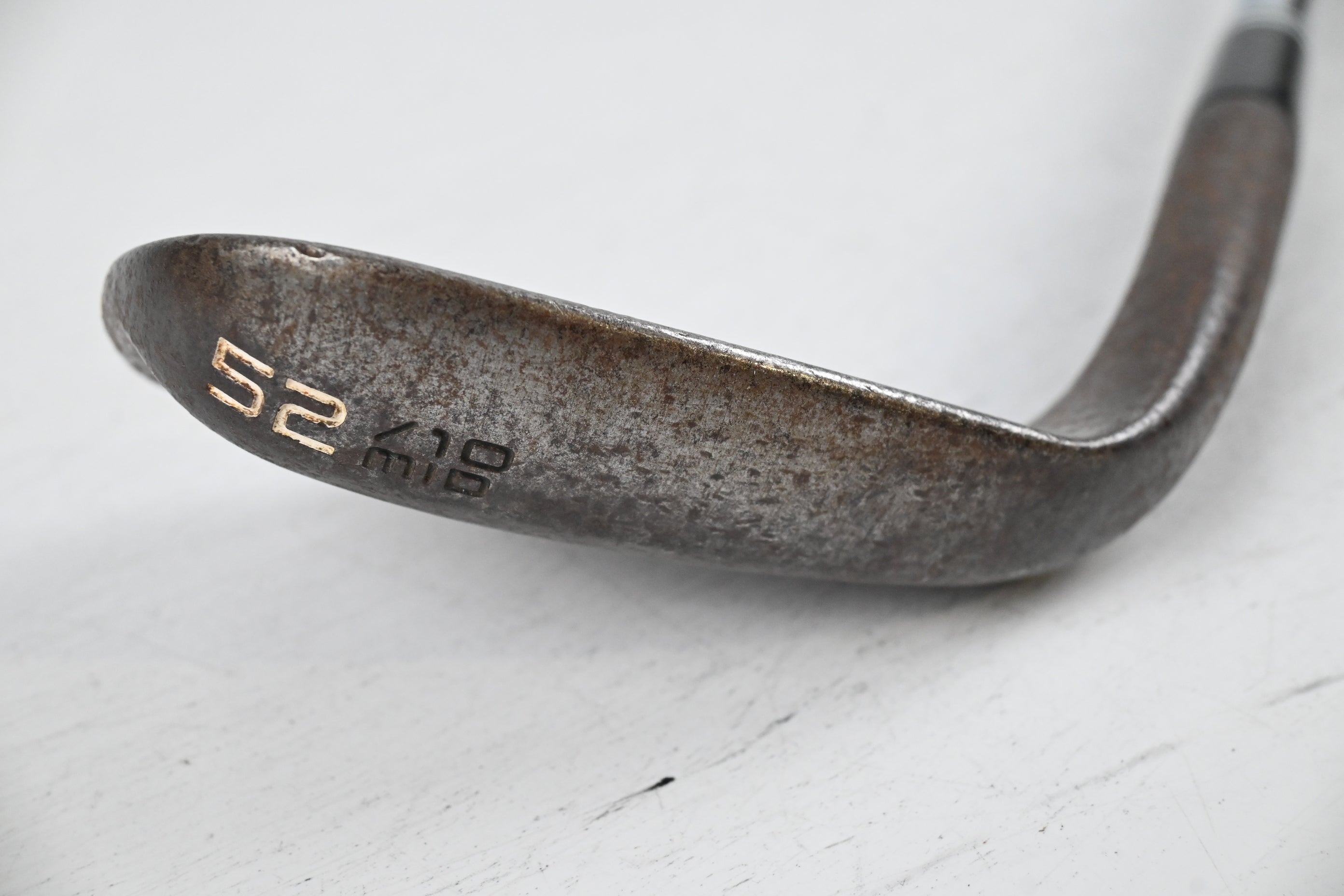 Cleveland RTX-4 Gap Wedge / 52 Degree / Stiff Flex Dynamic Gold S200 Shaft