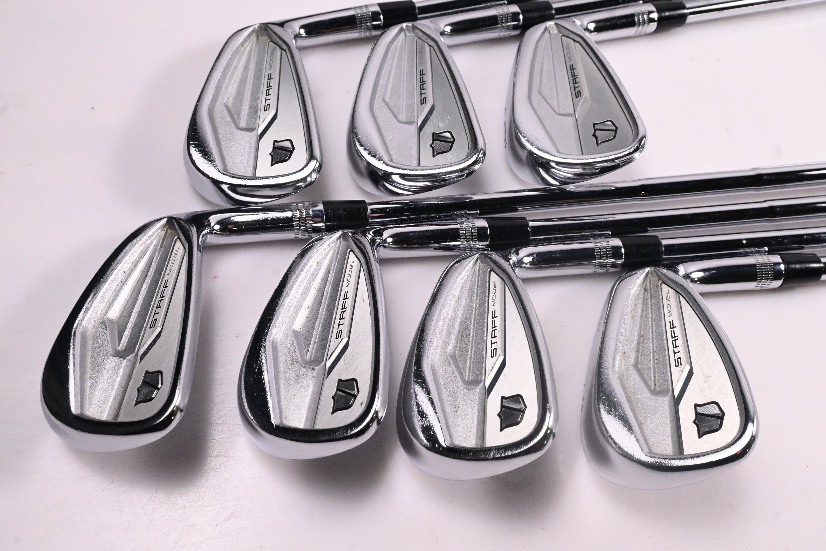 Wilson Staff Model 2024 CB Irons / 4-PW / X-Flex Dynamic Gold Mid 115 X100