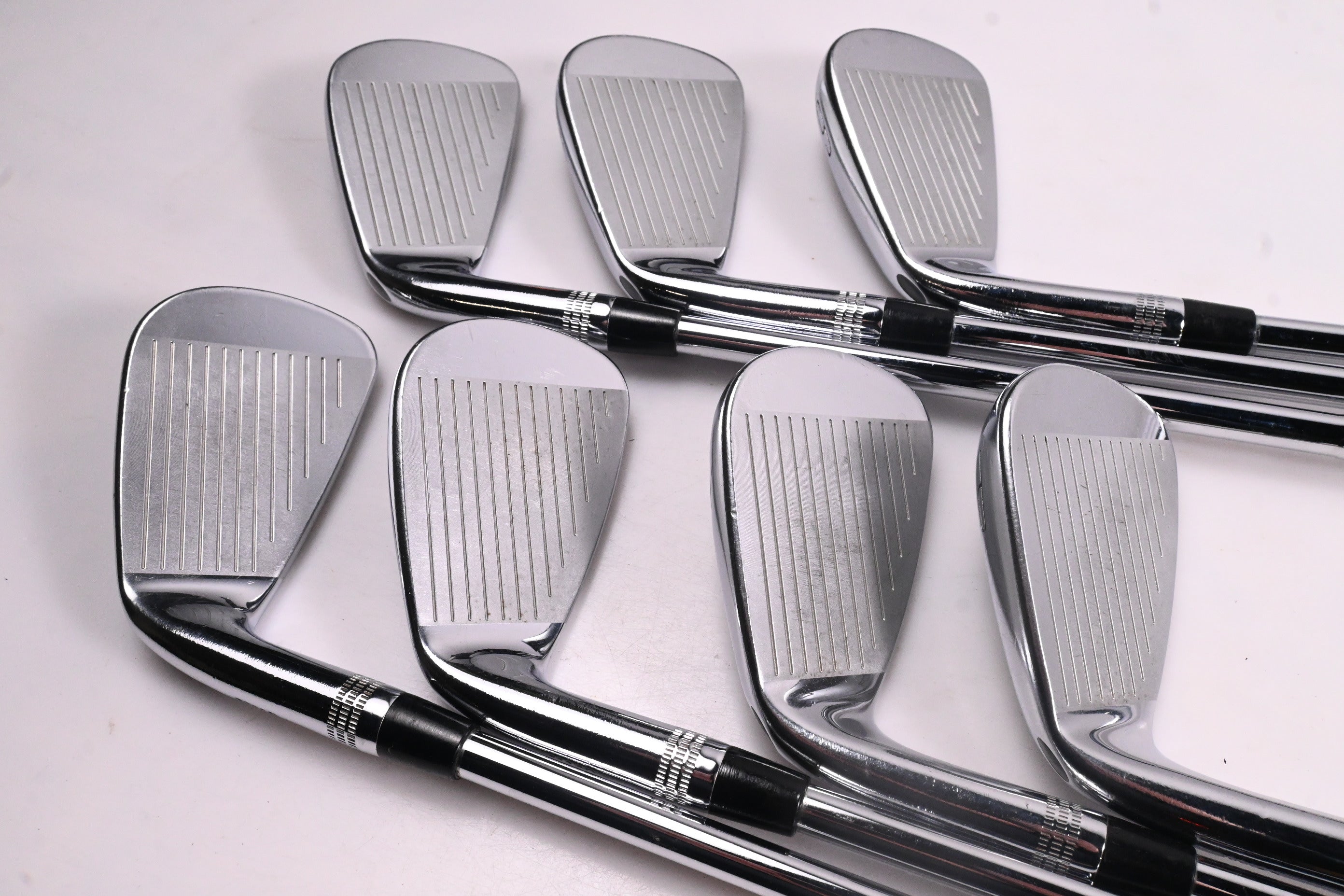 Wilson Staff Model 2024 CB Irons / 4-PW / X-Flex Dynamic Gold Mid 115 X100