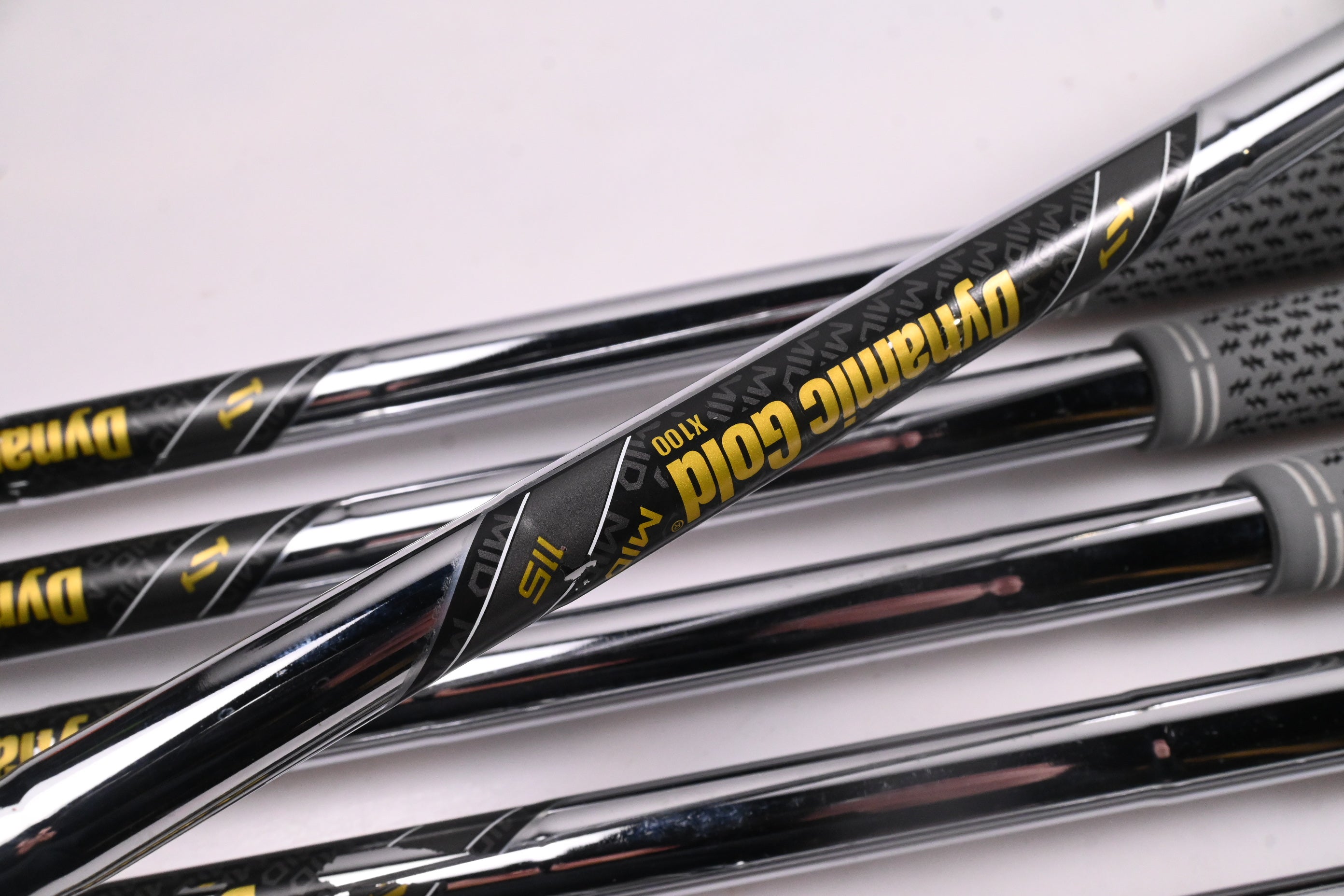 Wilson Staff Model 2024 CB Irons / 4-PW / X-Flex Dynamic Gold Mid 115 X100
